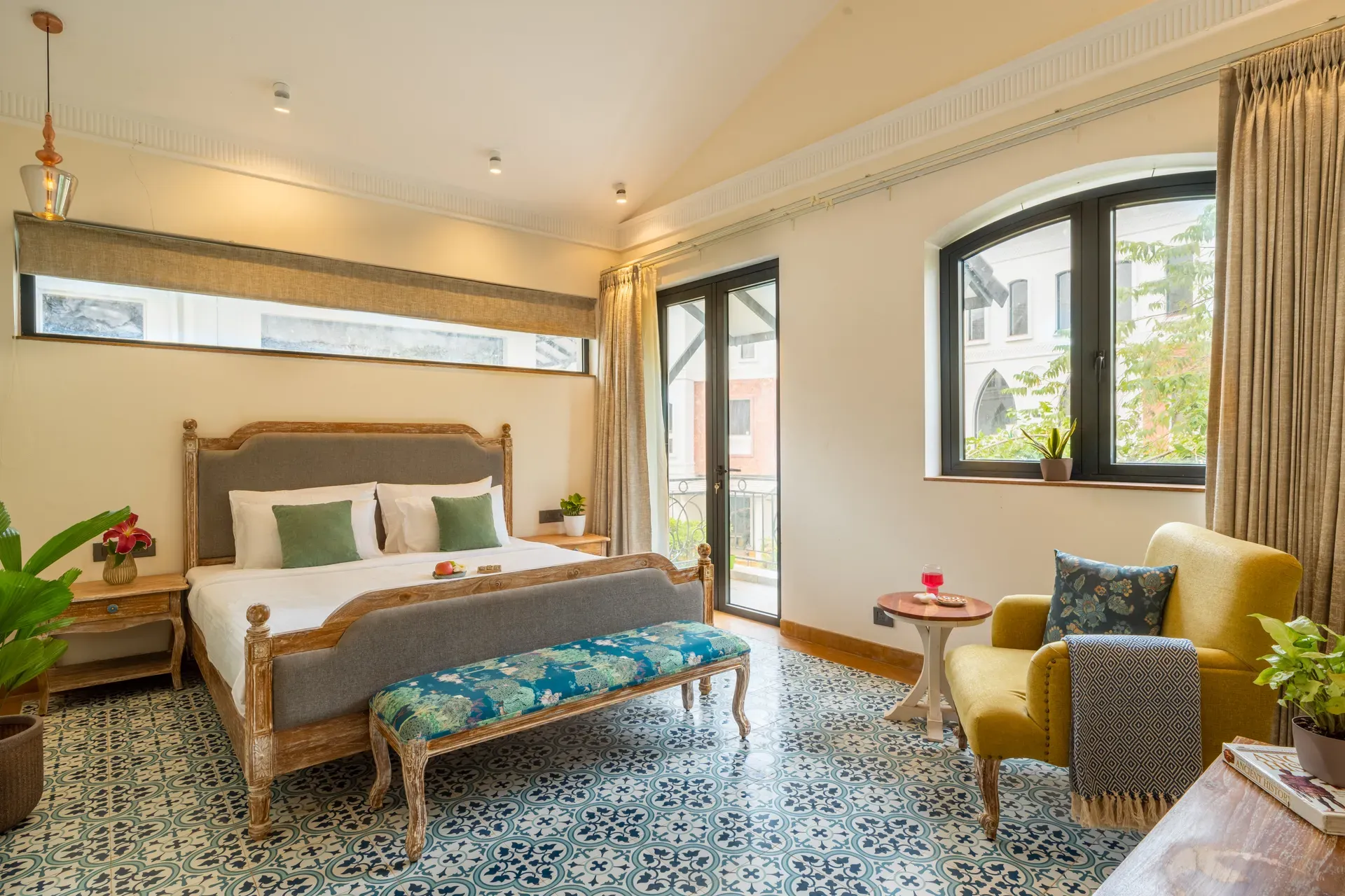 Laguna Pulse | Luxe Pet-friendly 4-BHK Retreat With Private Pool, Garden & Bar