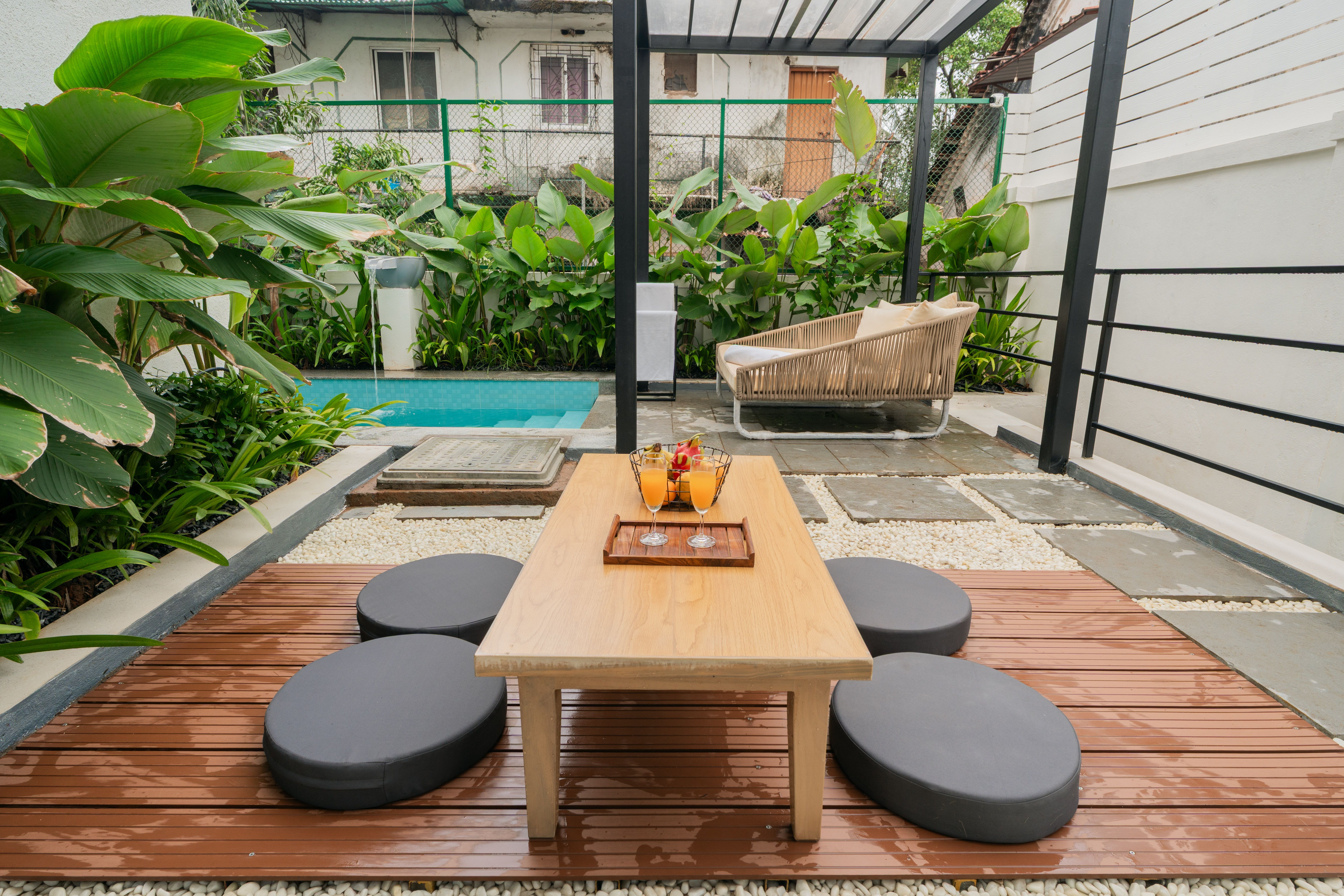 Outdoor lounge
