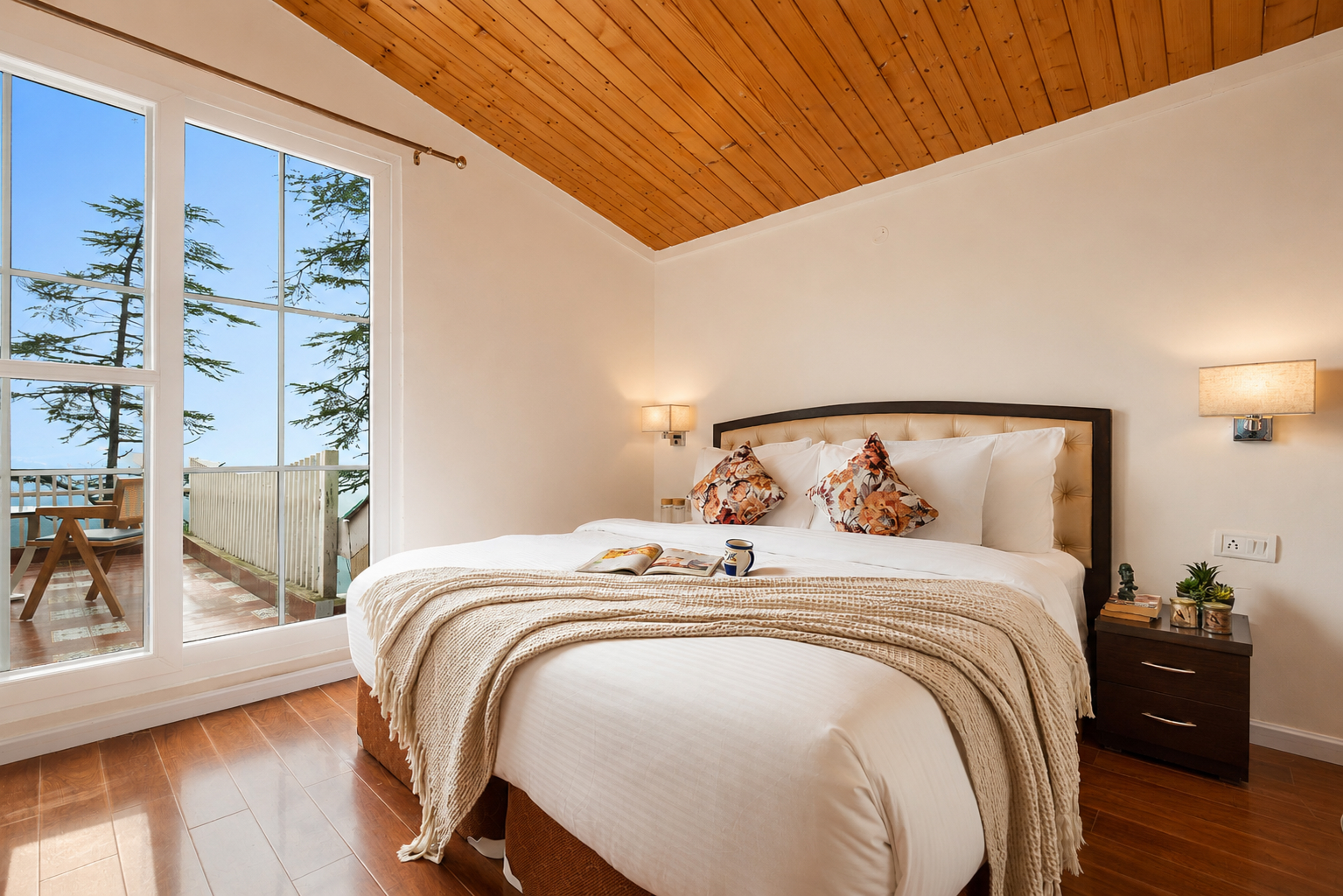 Pet-Friendly 4 BHK Attic Apartment with Private Balconies, Forest View, Reception & Indoor Games — photo 11