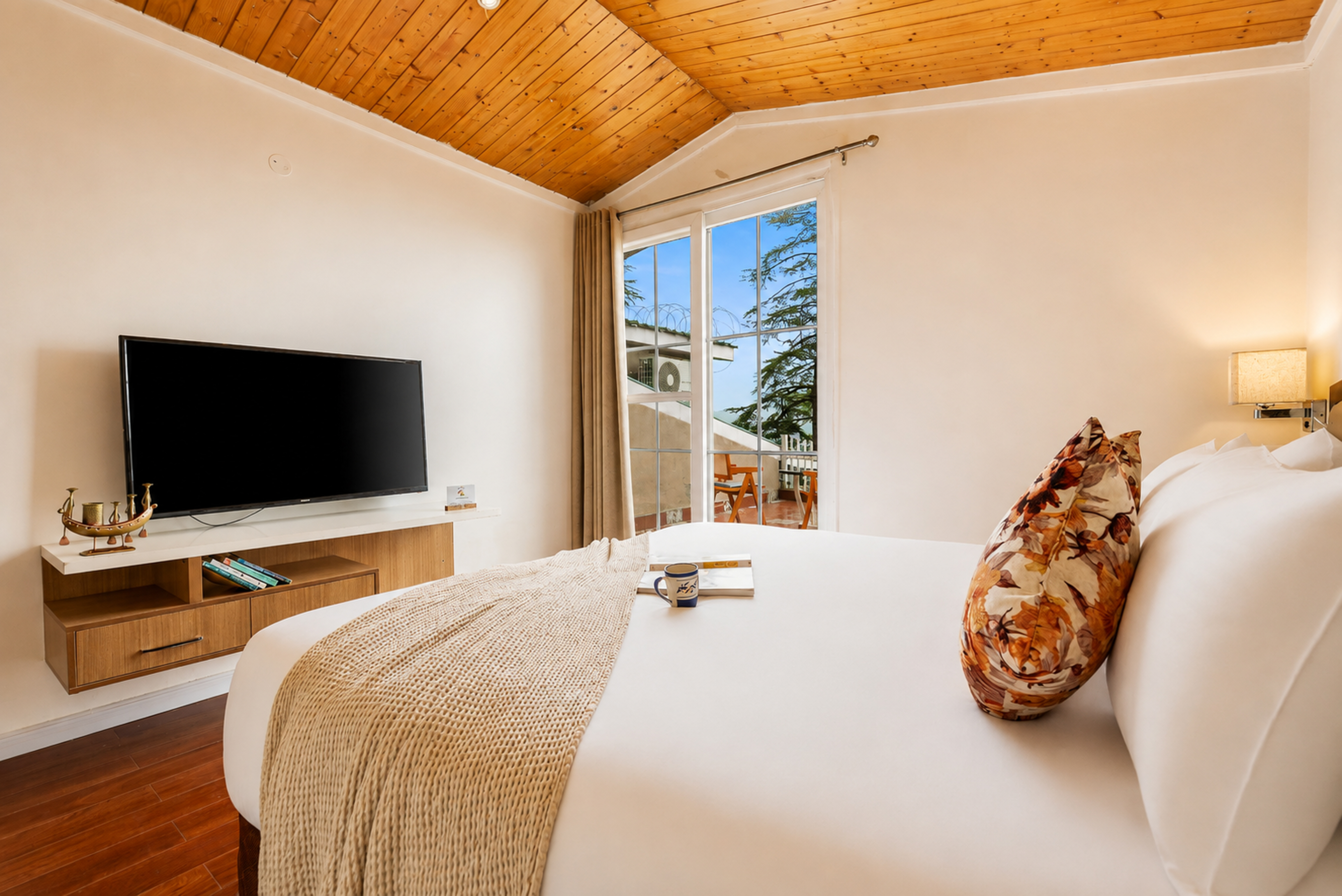 Pet-Friendly 4 BHK Attic Apartment with Private Balconies, Forest View, Reception & Indoor Games — photo 13
