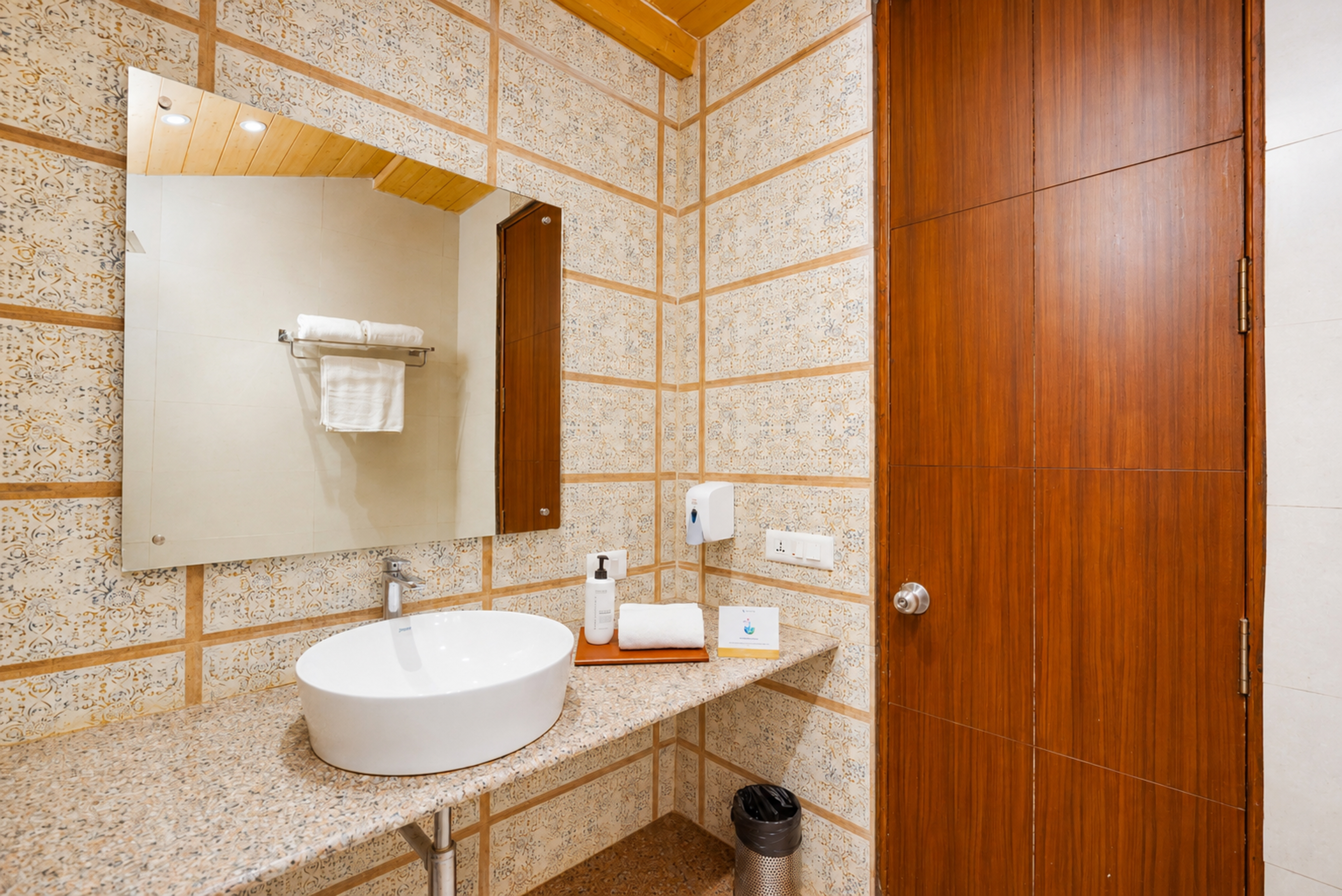 Pet-Friendly 4 BHK Attic Apartment with Private Balconies, Forest View, Reception & Indoor Games — photo 19