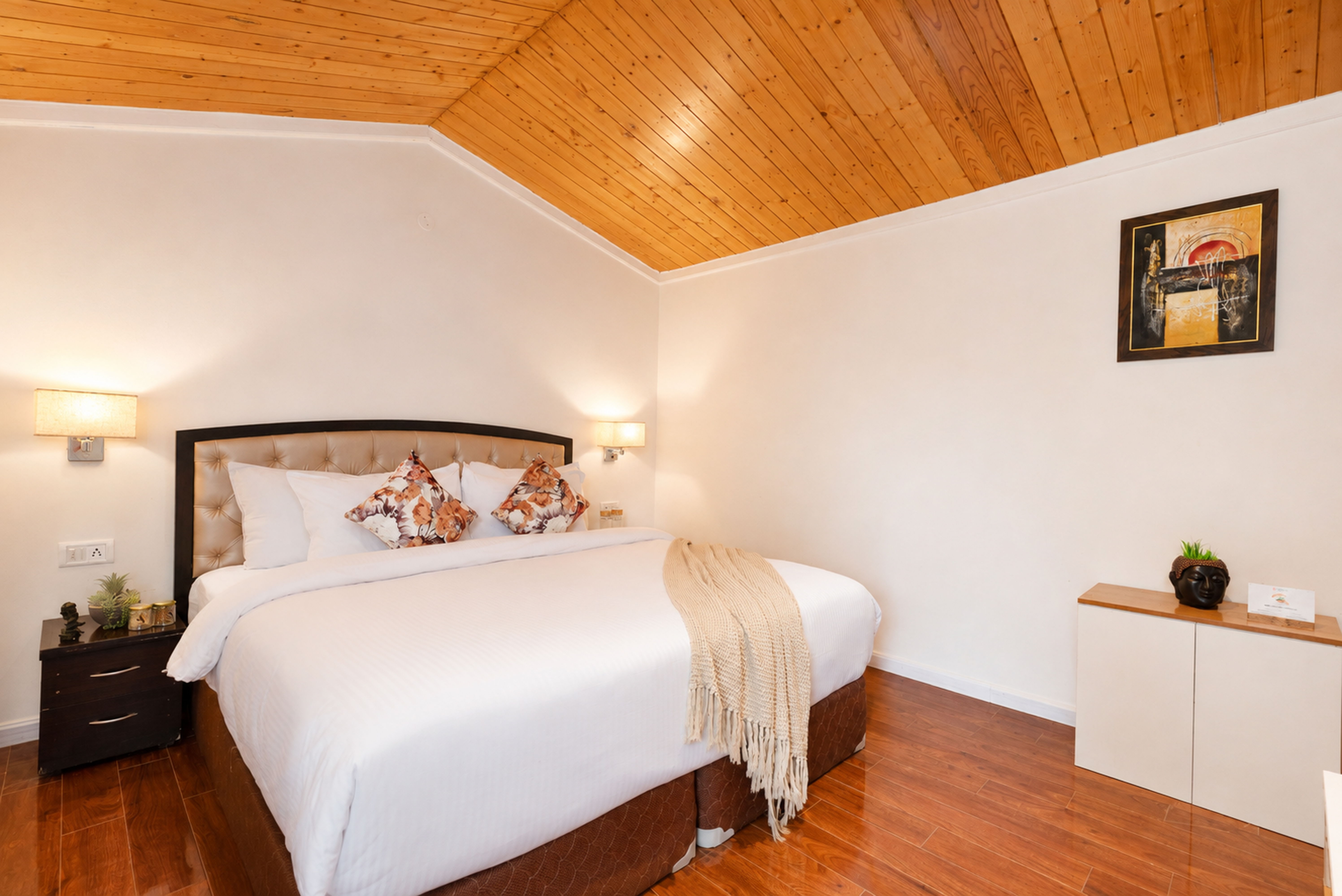 Pet-Friendly 4 BHK Attic Apartment with Private Balconies, Forest View, Reception & Indoor Games — photo 39