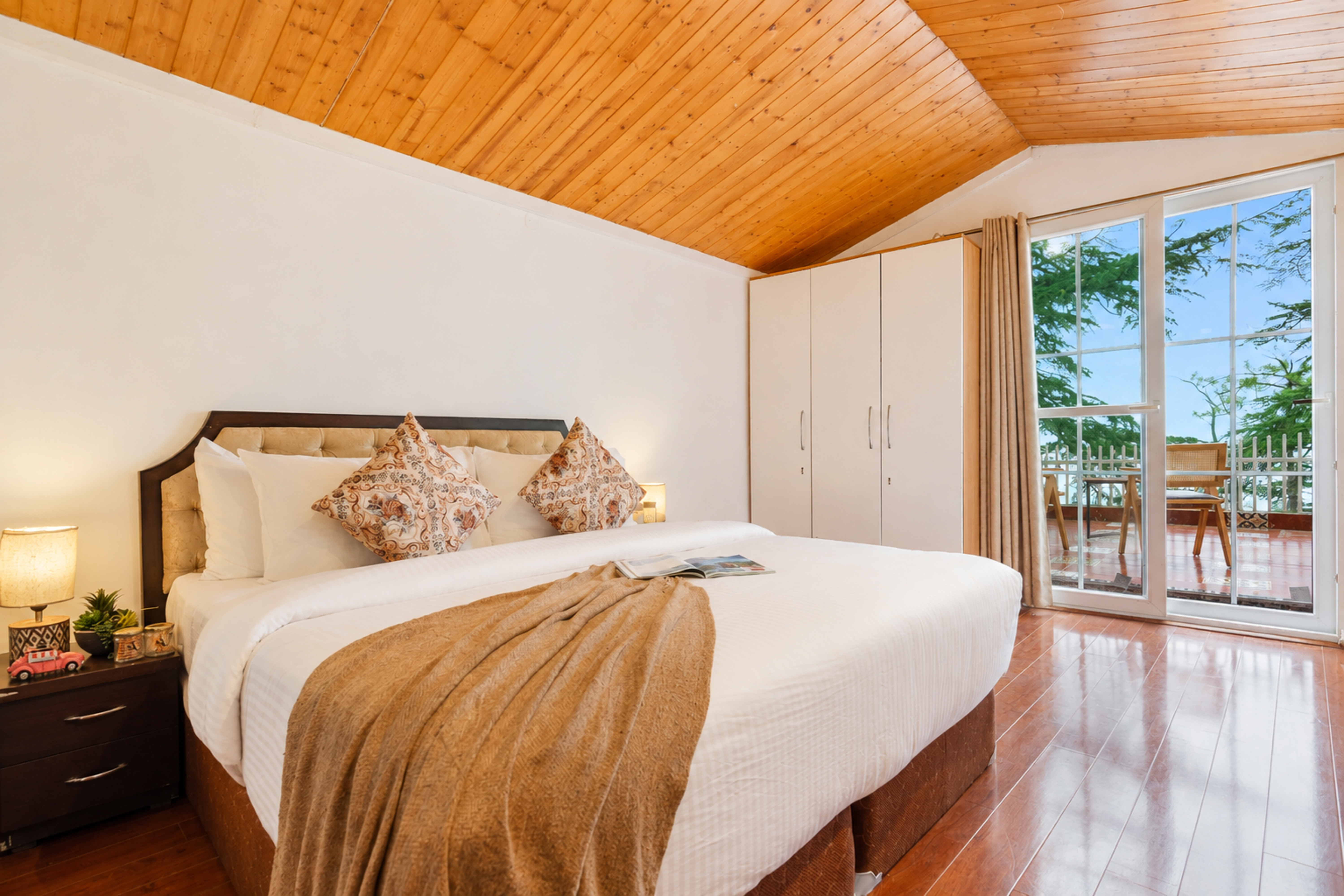Pet-Friendly 4 BHK Attic Apartment with Private Balconies, Forest View, Reception & Indoor Games — photo 26