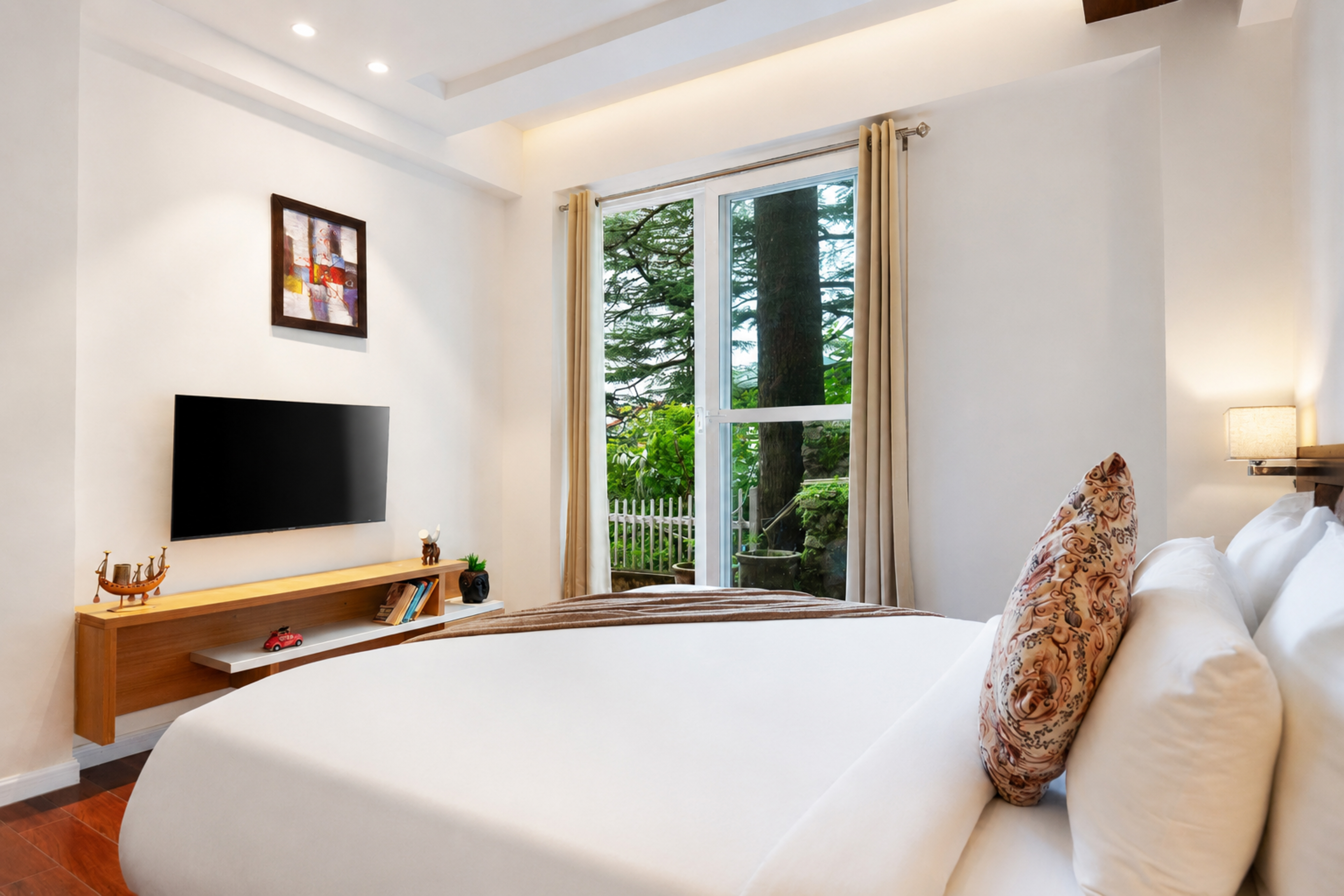 3 BHK Pet-Friendly Valley-View Apartment with Private Balcony & Reception — photo 12