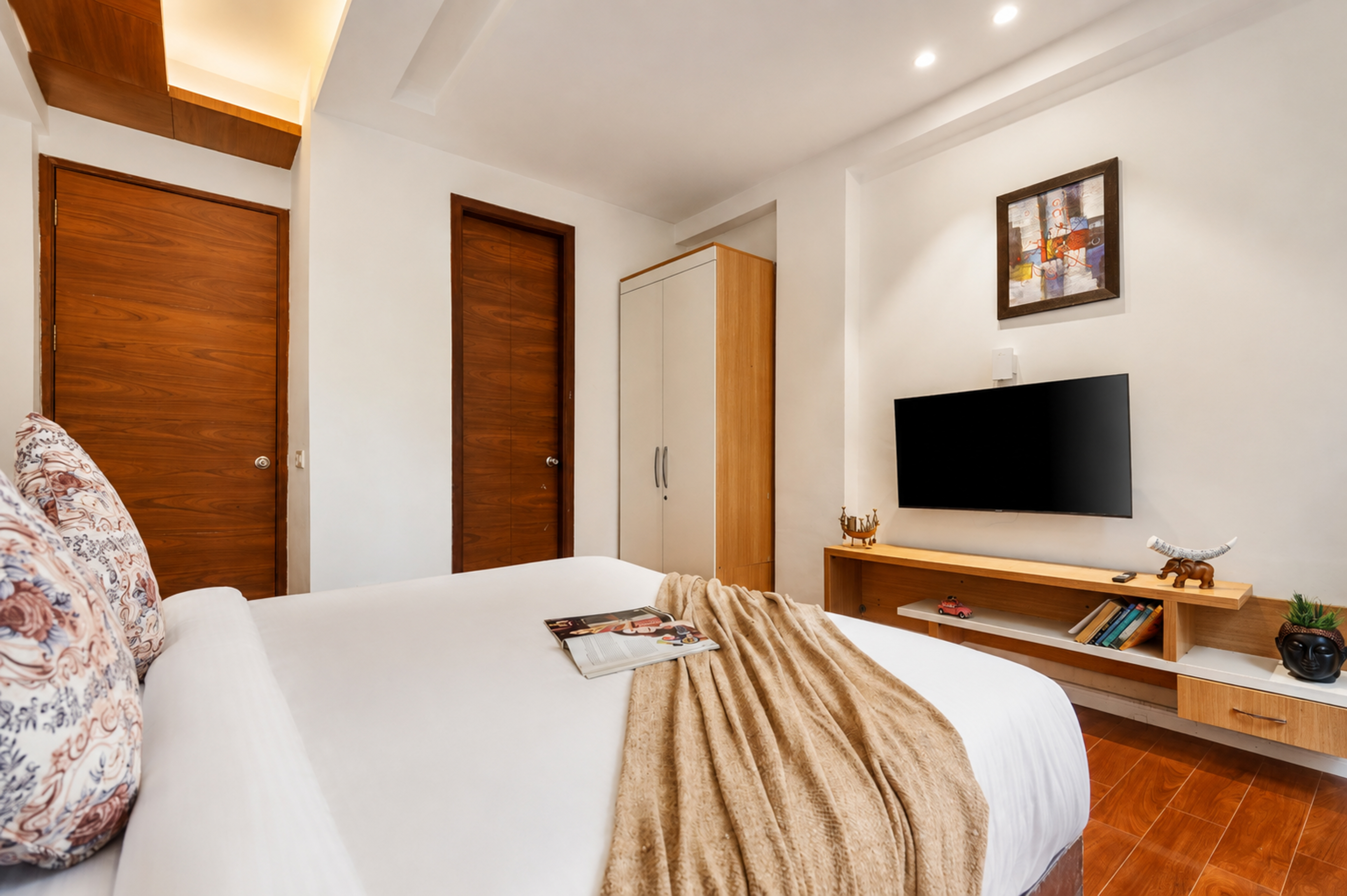 3 BHK Pet-Friendly Valley-View Apartment with Private Balcony & Reception — photo 16