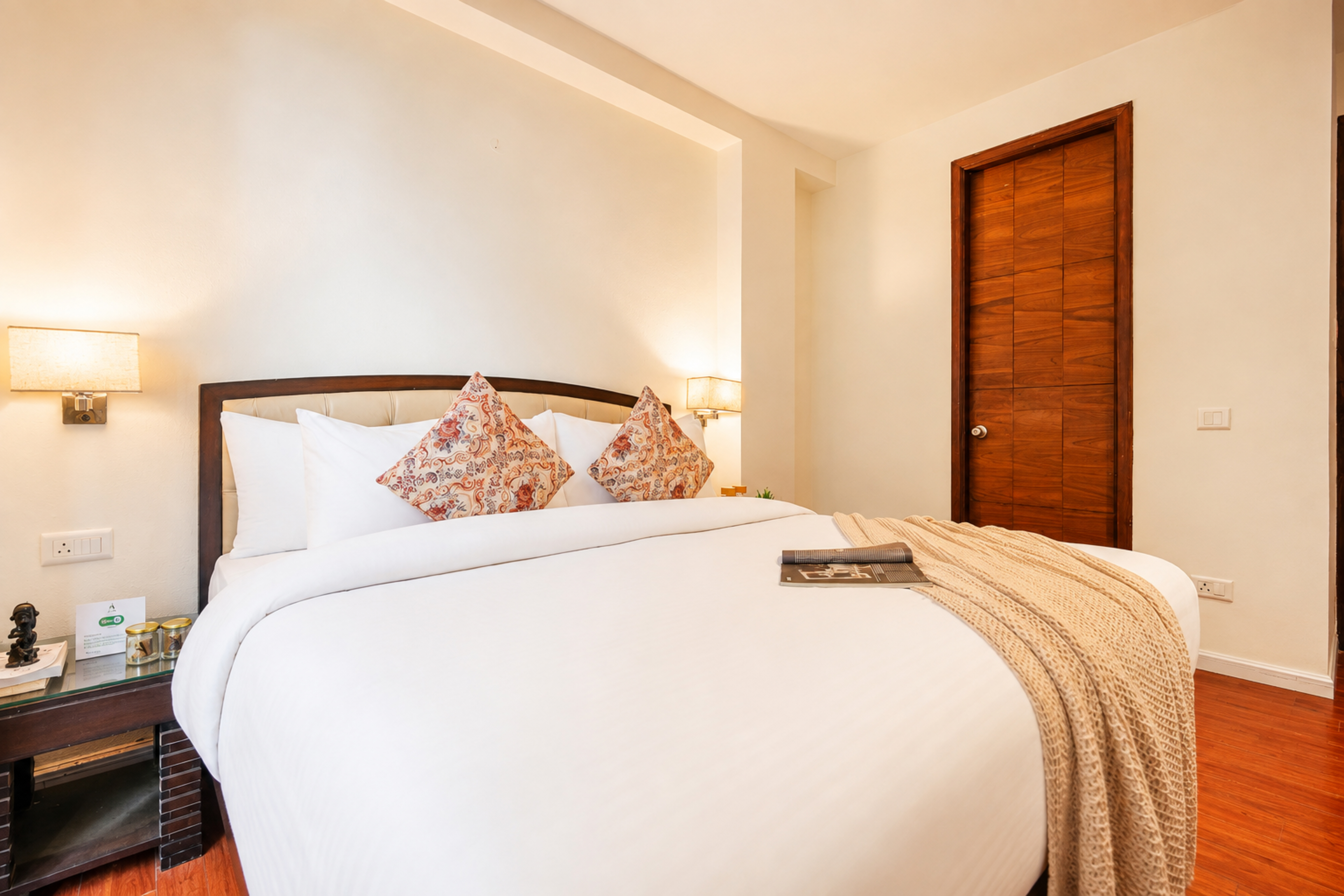 2 BHK Pet-Friendly Valley-View Apartment with Lounge & Reception — photo 15