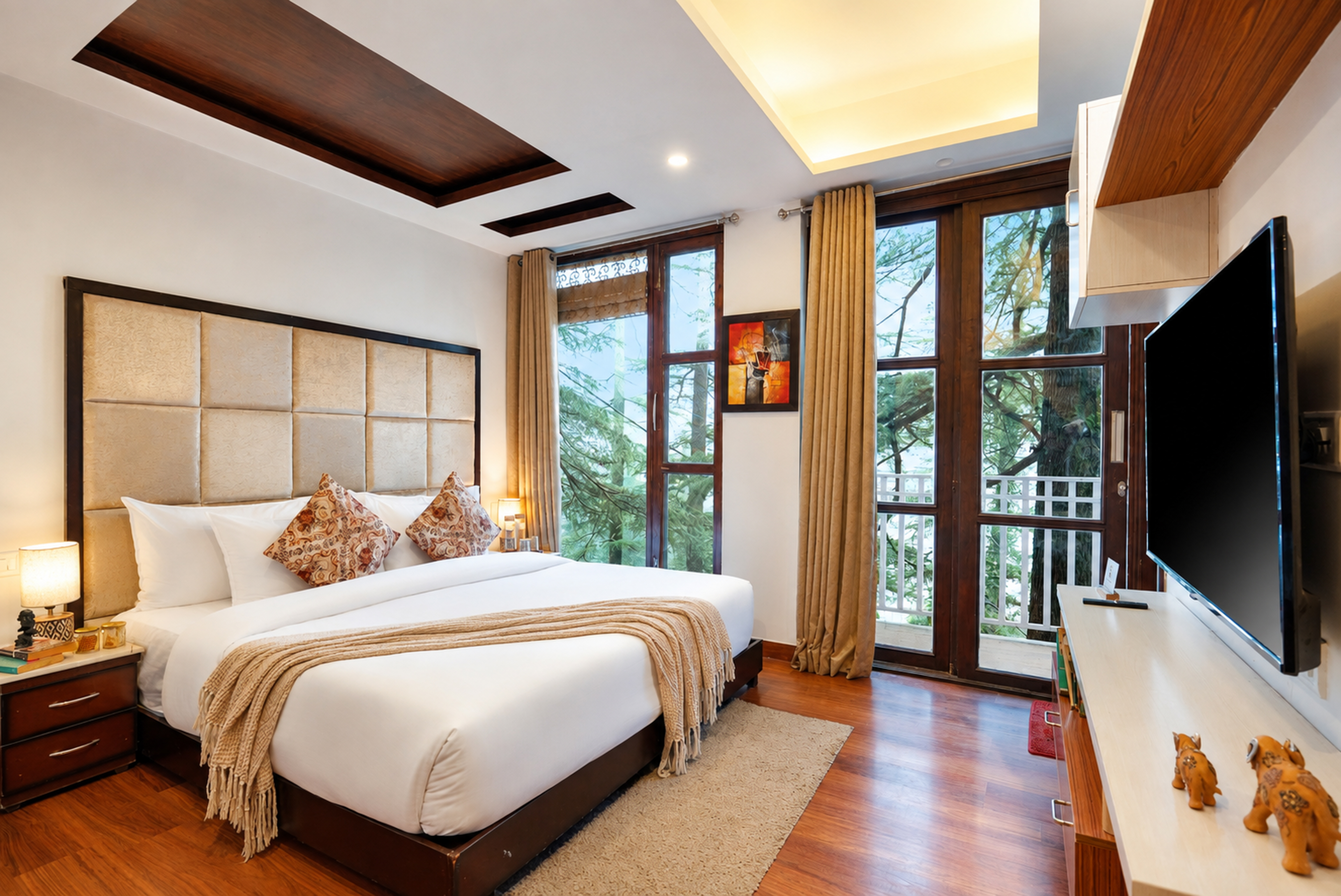 Pet-Friendly 1 BHK Hill-View Apartment with Private Balcony, Reception, & Indoor Games — photo 11