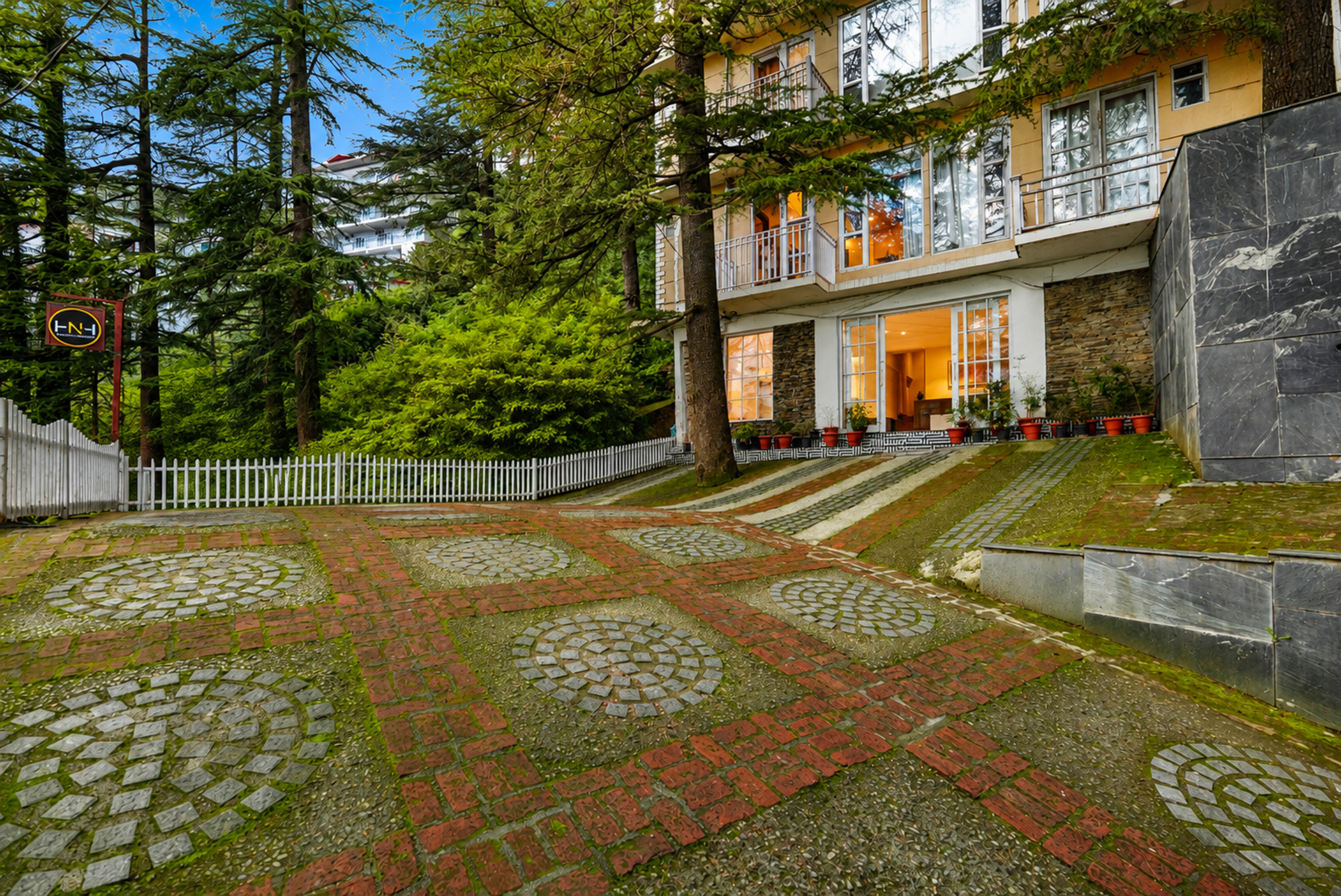 3 BHK Pet-Friendly Valley-View Apartment with Private Balcony & Reception — photo 31