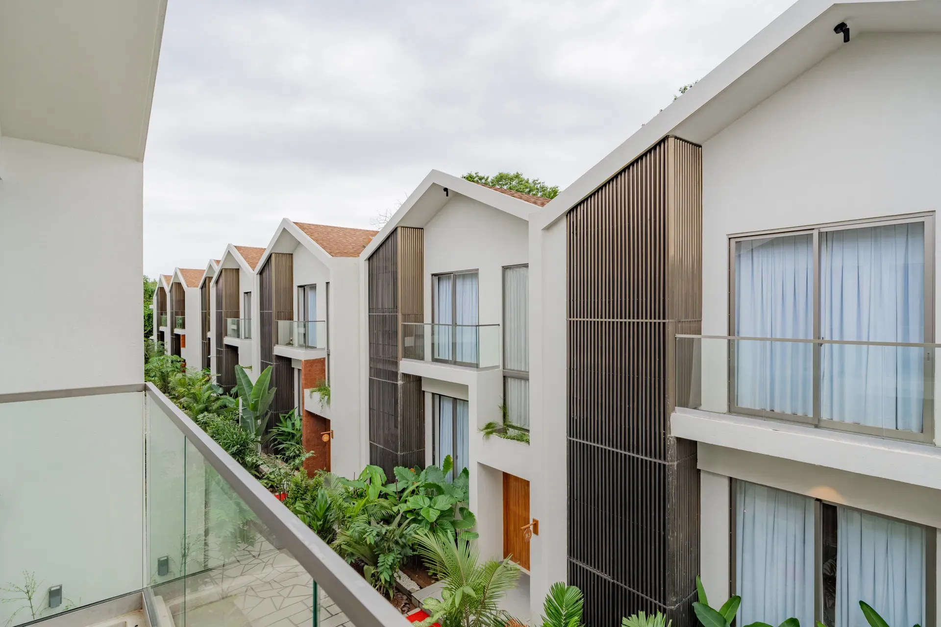 Mirai Gemini | 3-BHK | Pvt Pool| Skylights | Near Party Hotspots