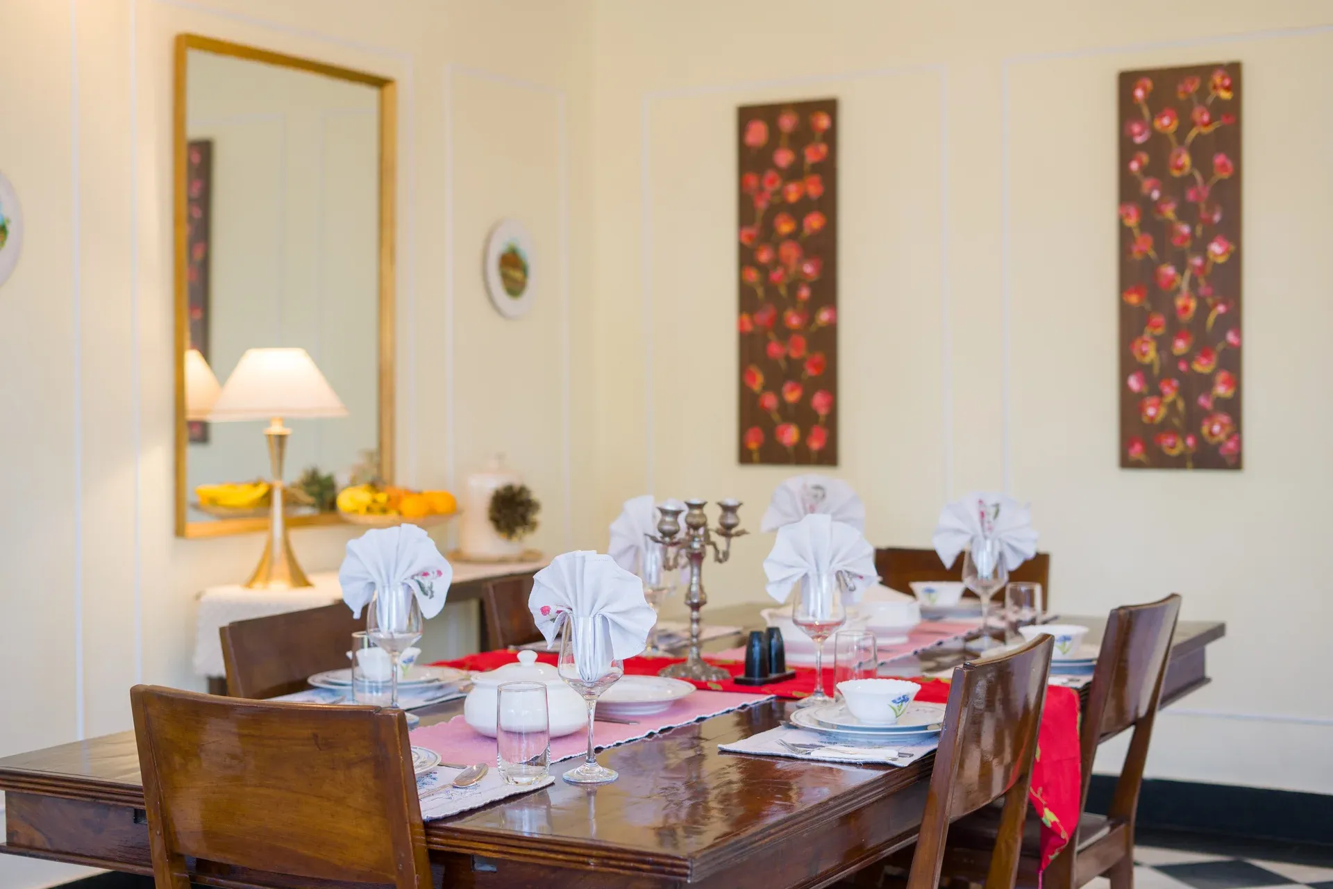 Chalet Vie Villa, Kasauli - Dining