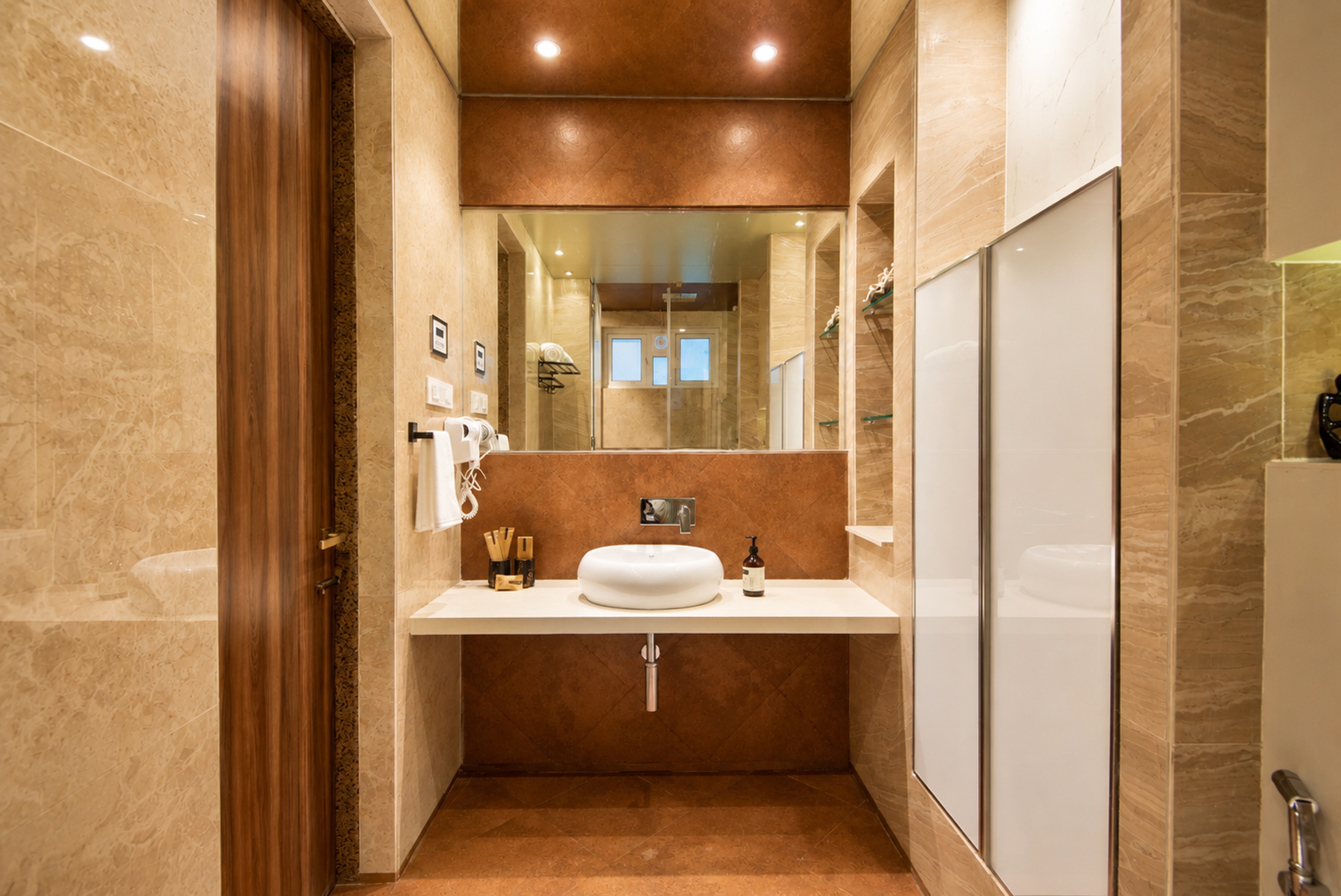 Luxurious 3 BHK Retreat with Private Pool, Jacuzzi Bedroom, Glass Canopy Terrace & Garden — photo 24