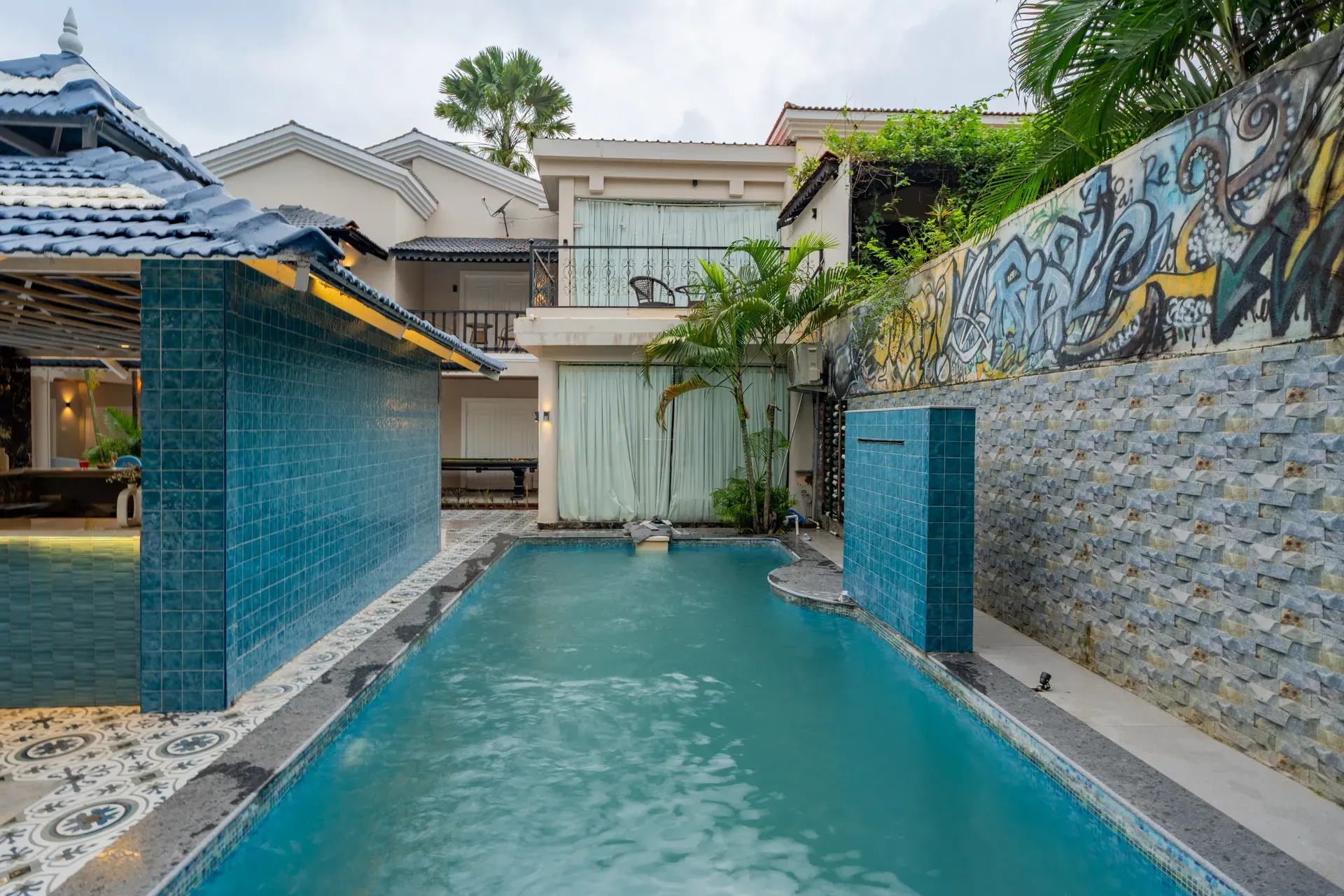 Swimming pool