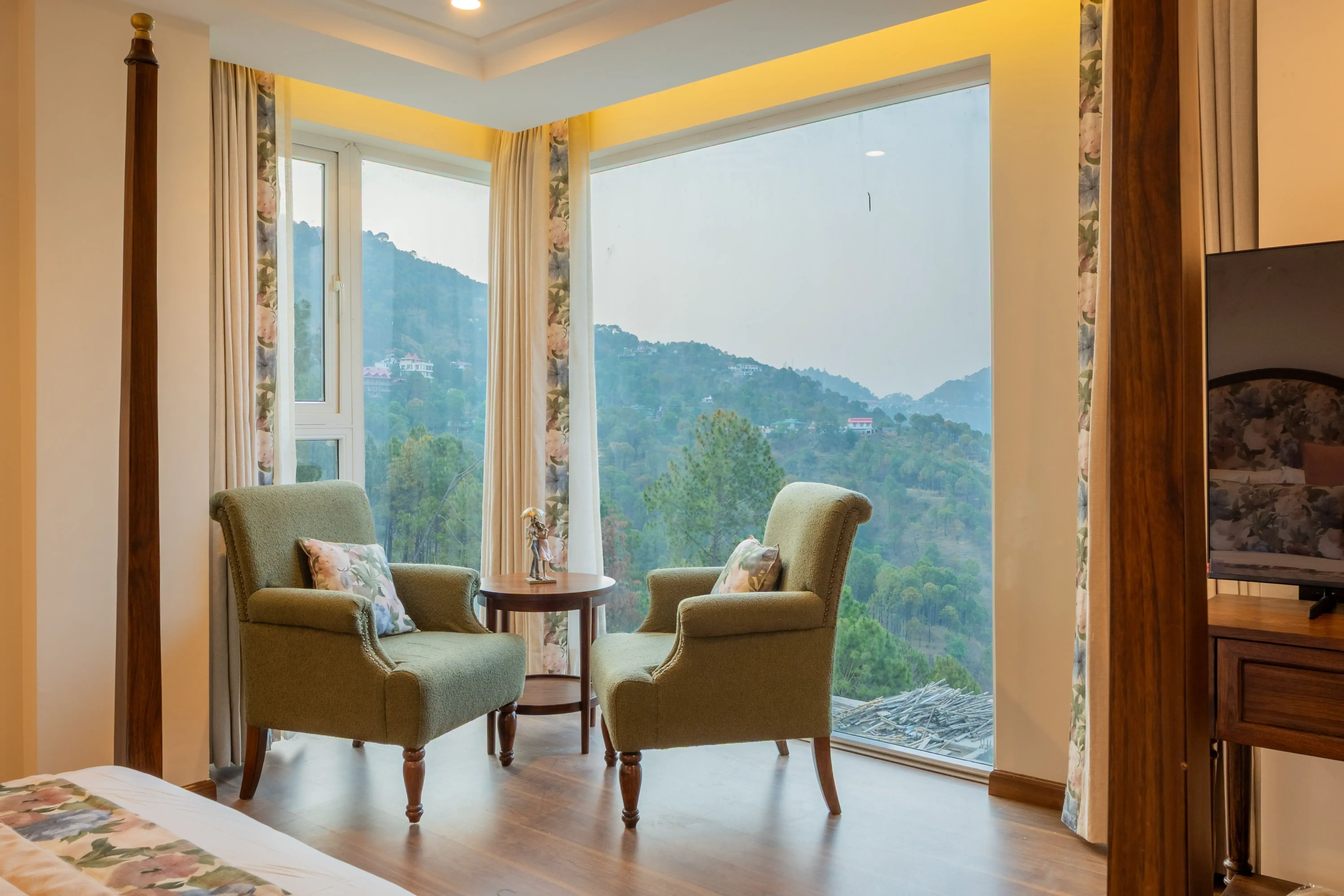 Royce Cottage, Kasauli - Sofa 1