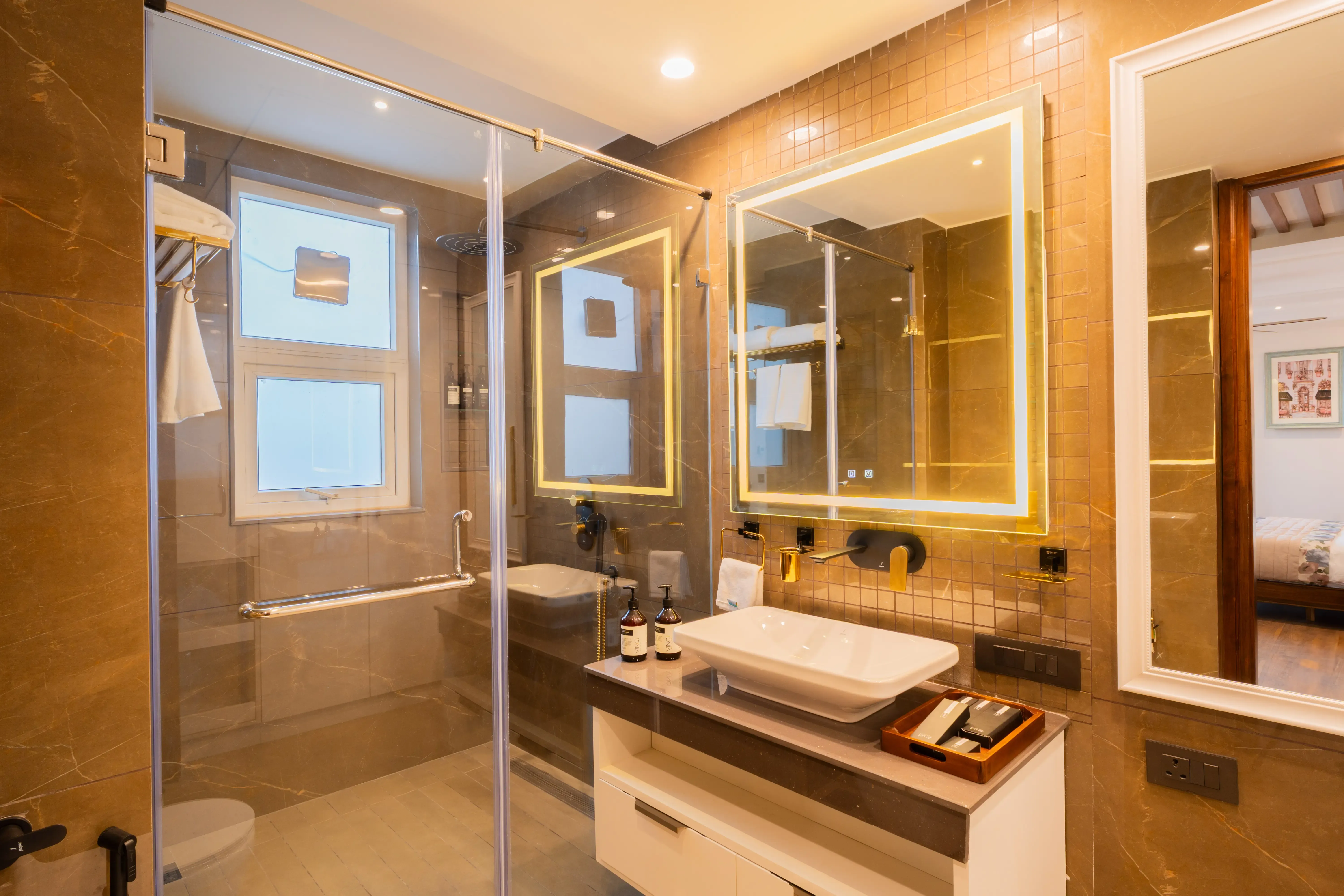 Royce Cottage, Kasauli - Bathroom