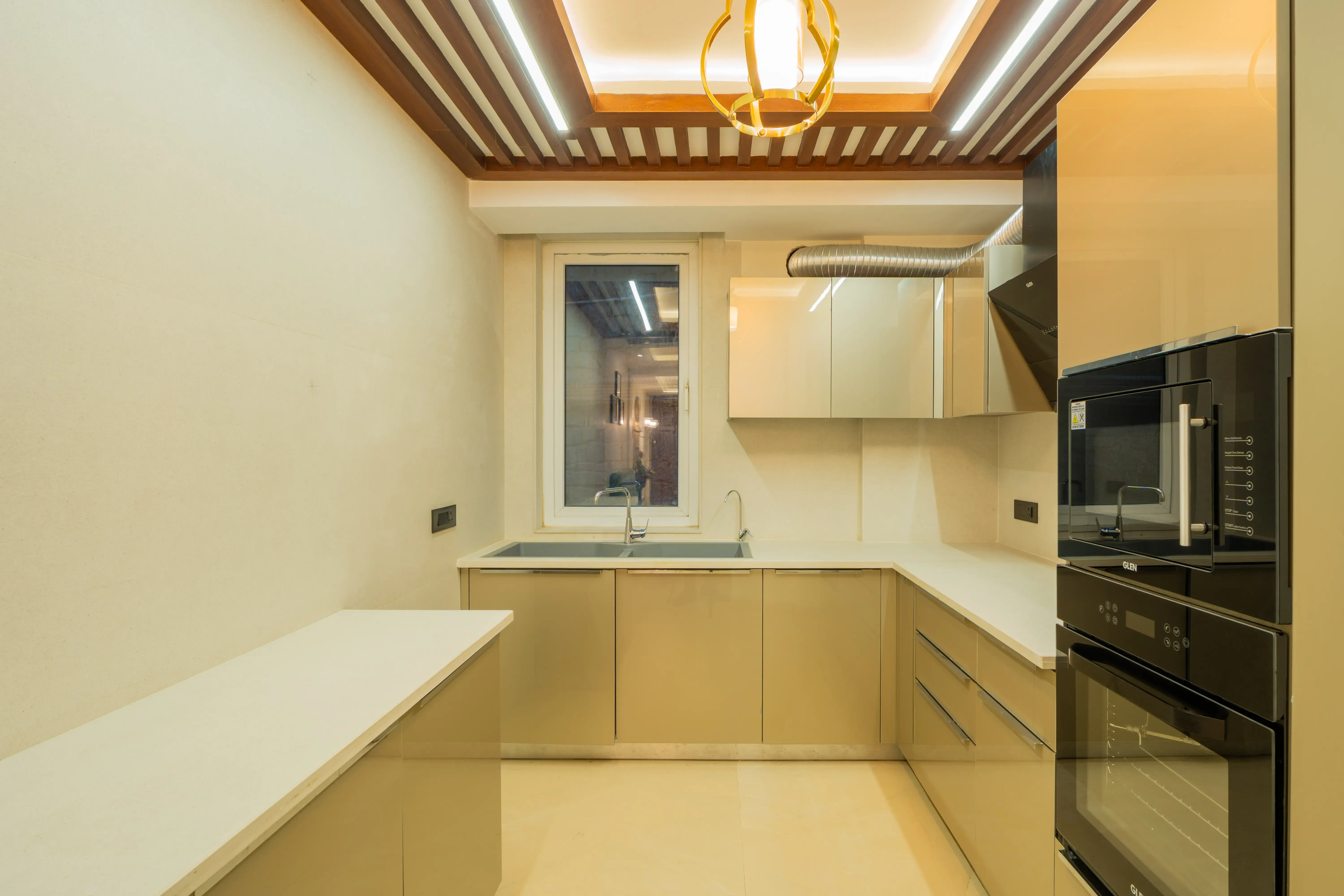 Royce Cottage, Kasauli - Kitchen