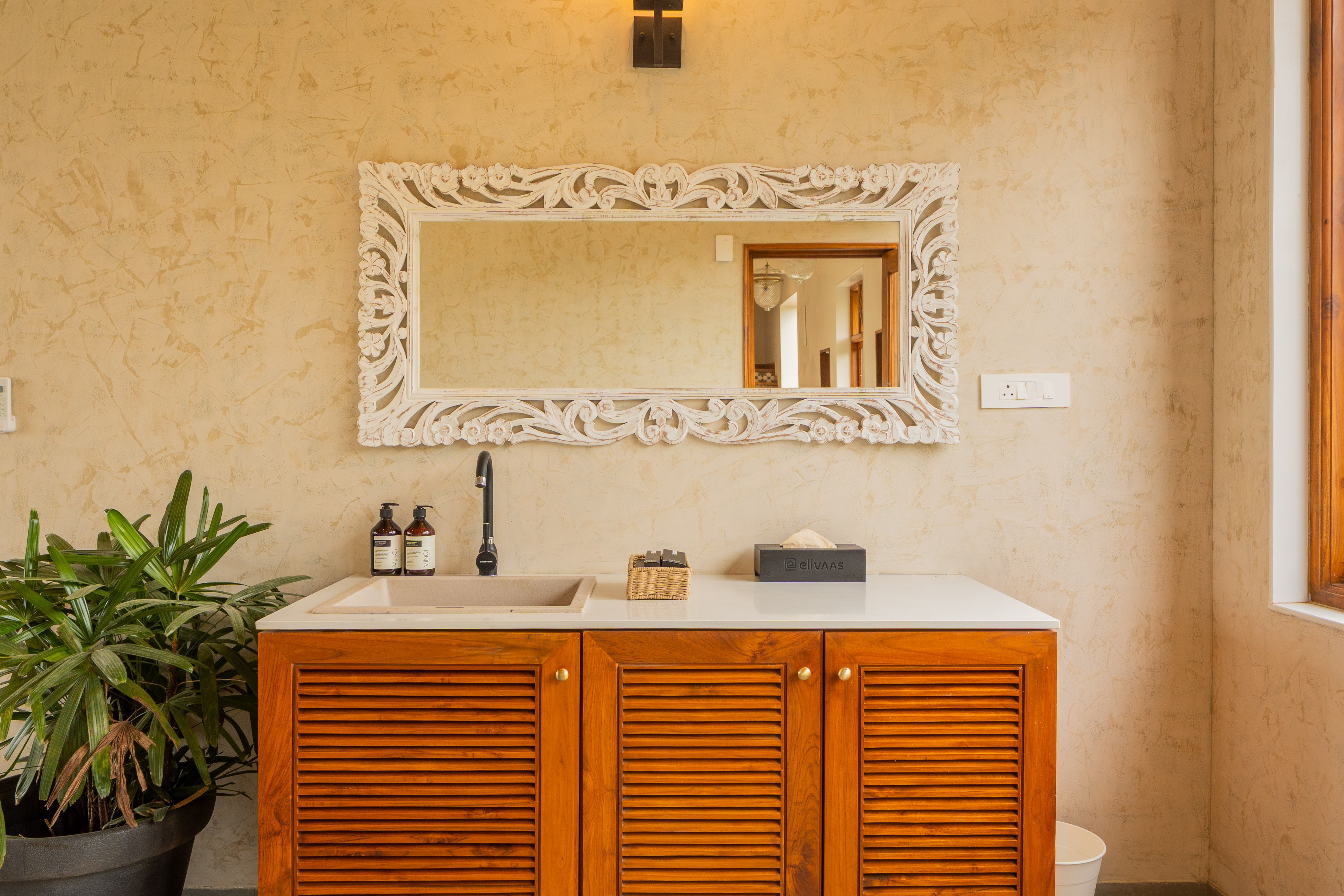 Mirror_Villa_Fleuve_North_Goa