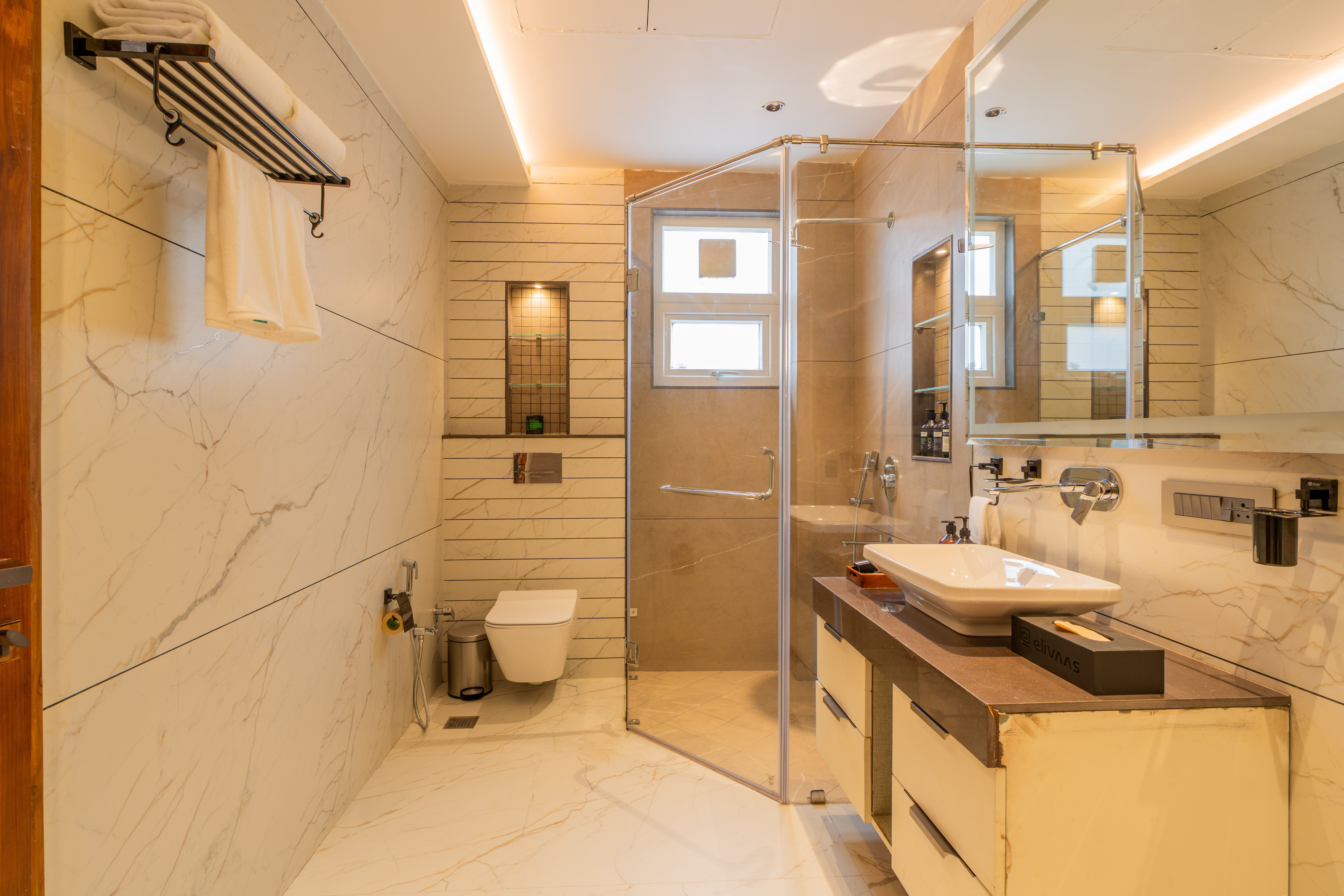 The Royce Orchid Villa Kasauli - Bathroom