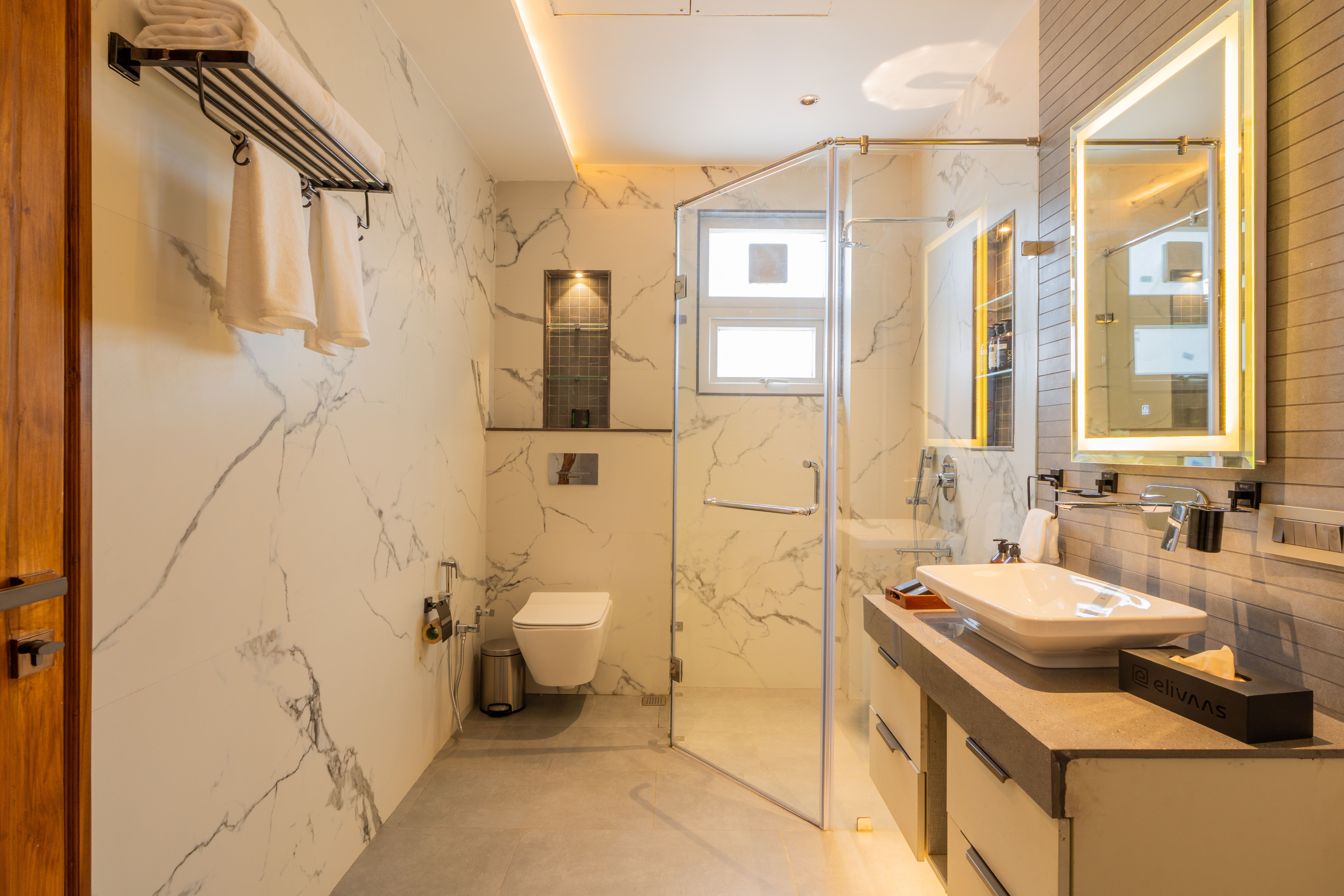 The Royce Orchid Villa Kasauli - Bathroom