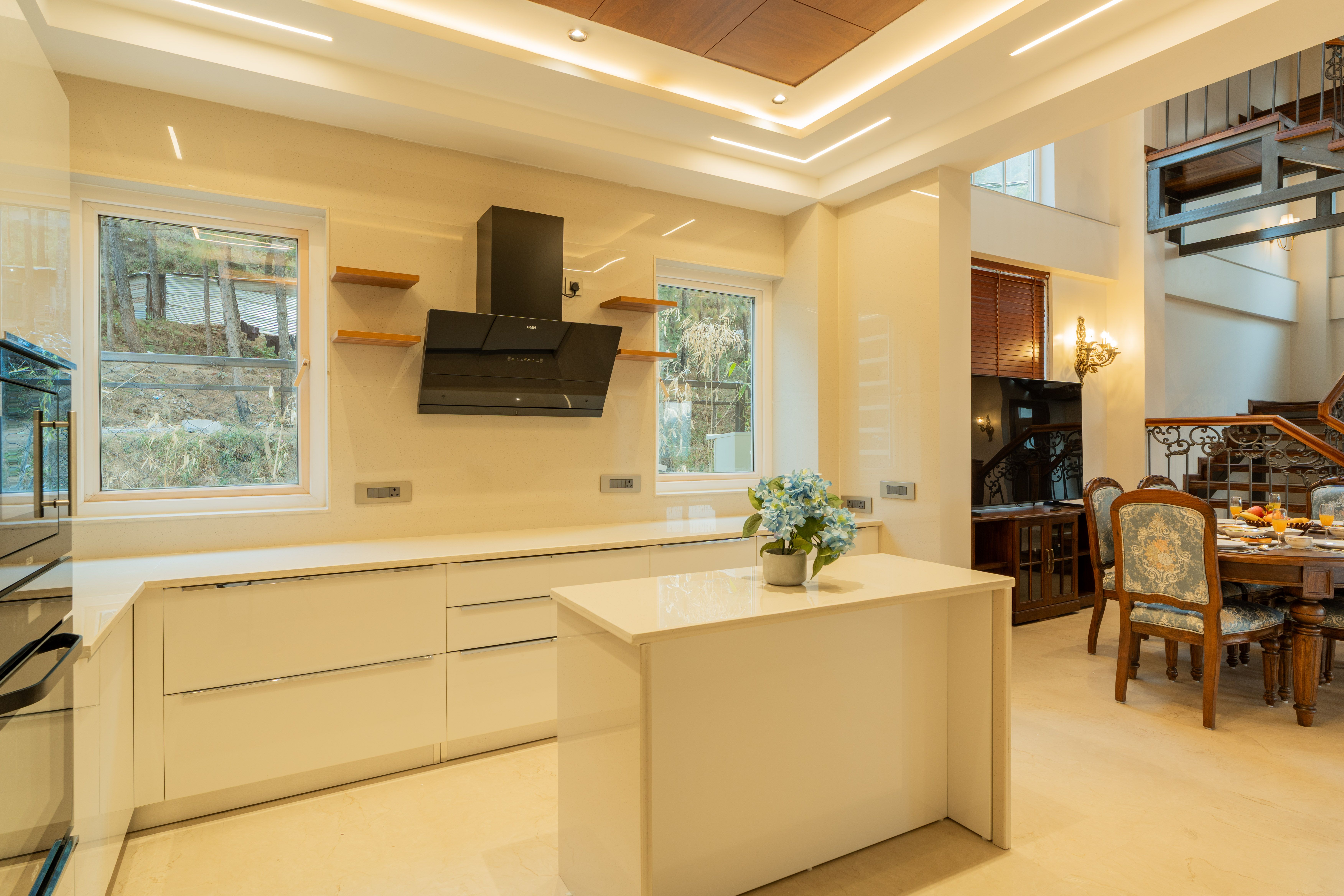 The Royce Orchid Villa Kasauli - Kitchen