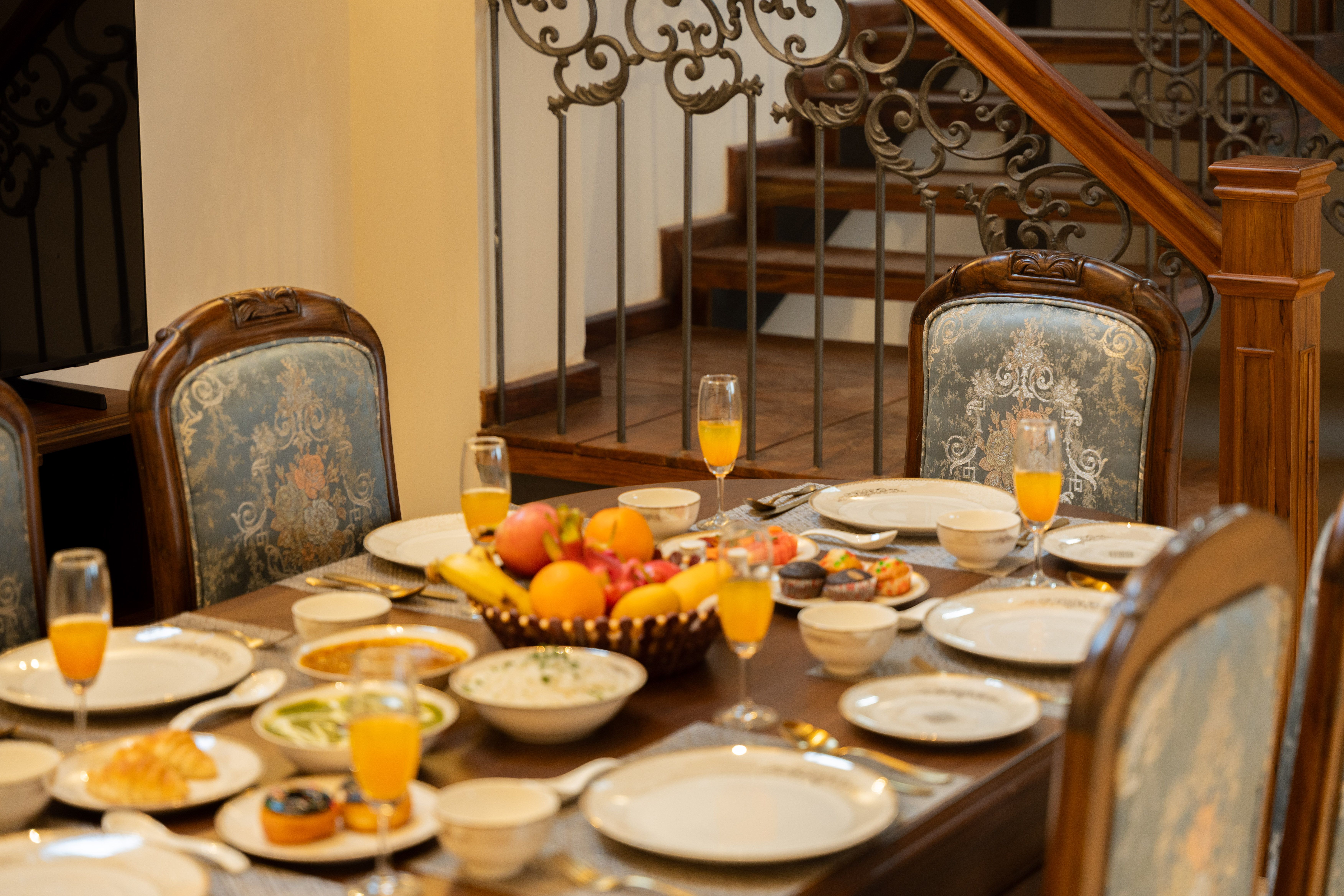 The Royce Orchid Villa Kasauli - Dining