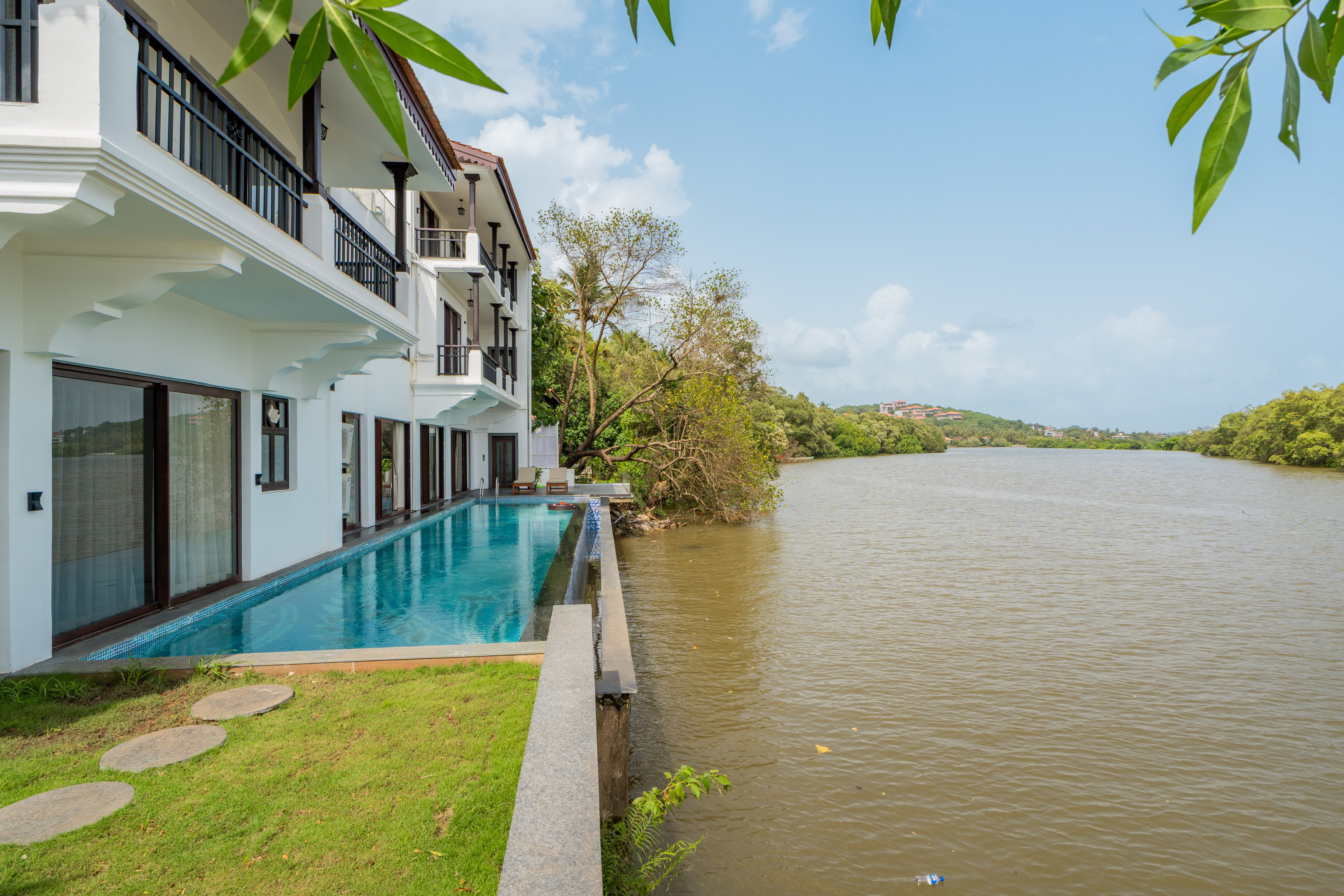 Facade_Villa_Fleuve_North_Goa