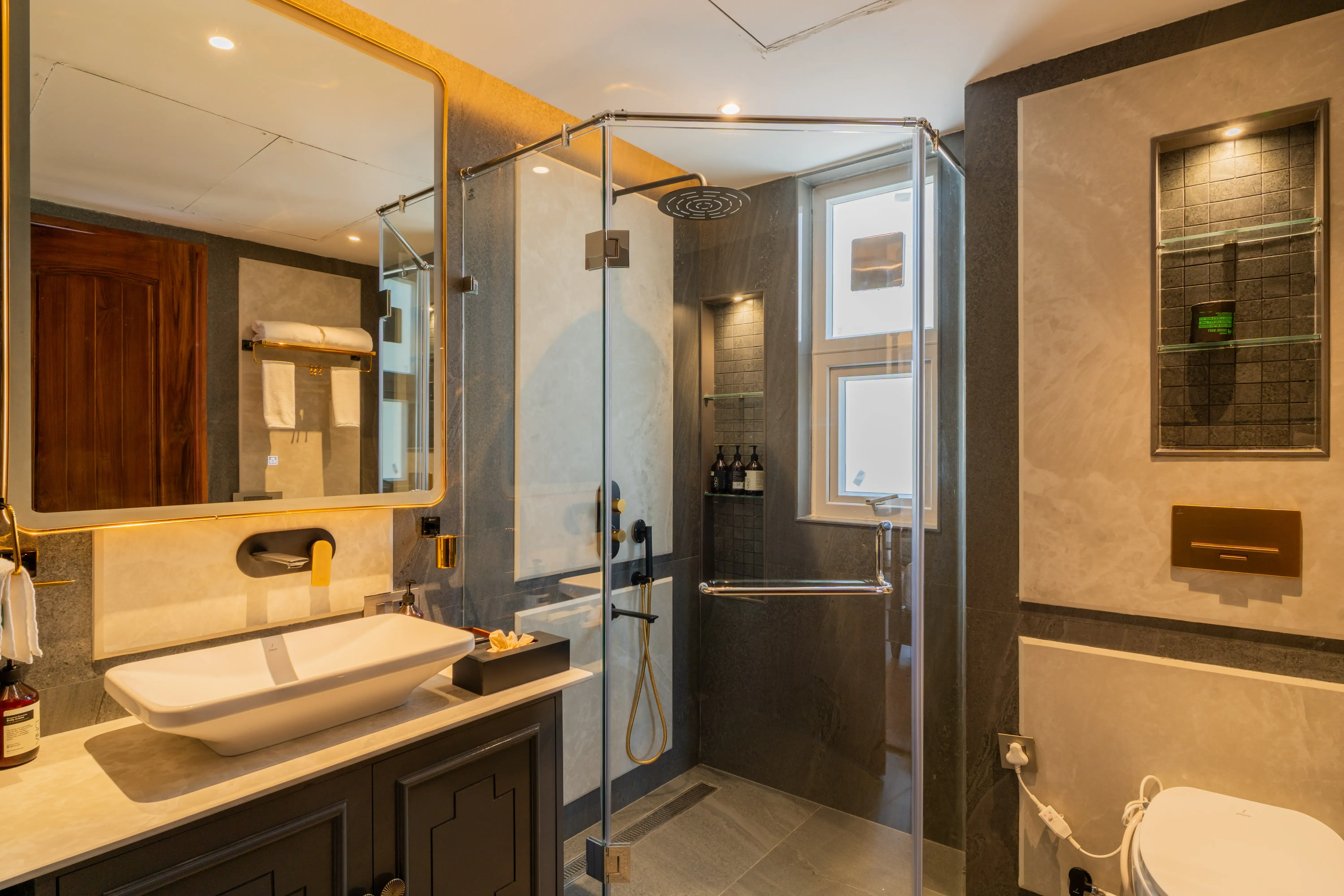 The Royce Villa, Kasauli - Bathroom