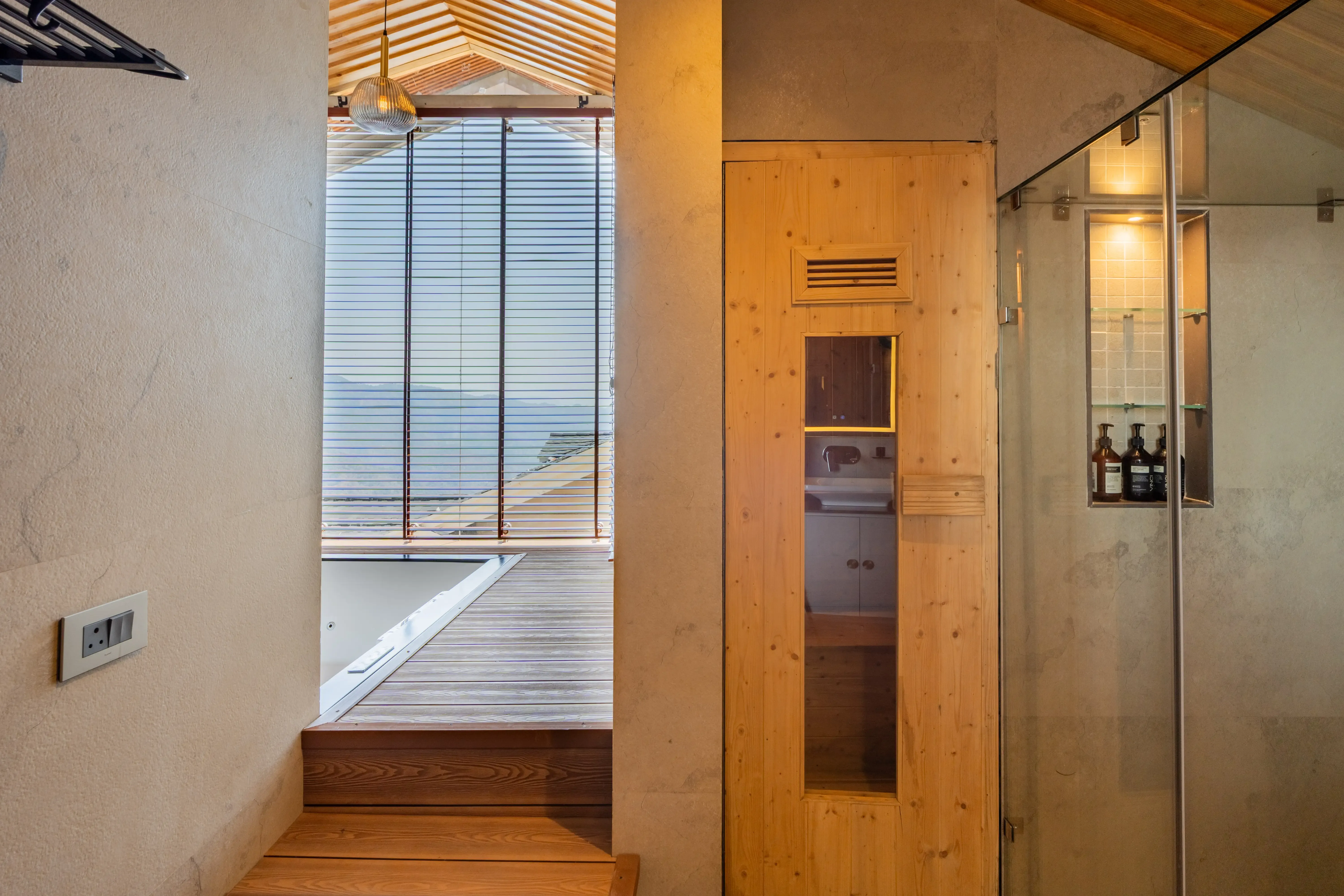 The Royce Villa, Kasauli - Jacuzzi & steam room