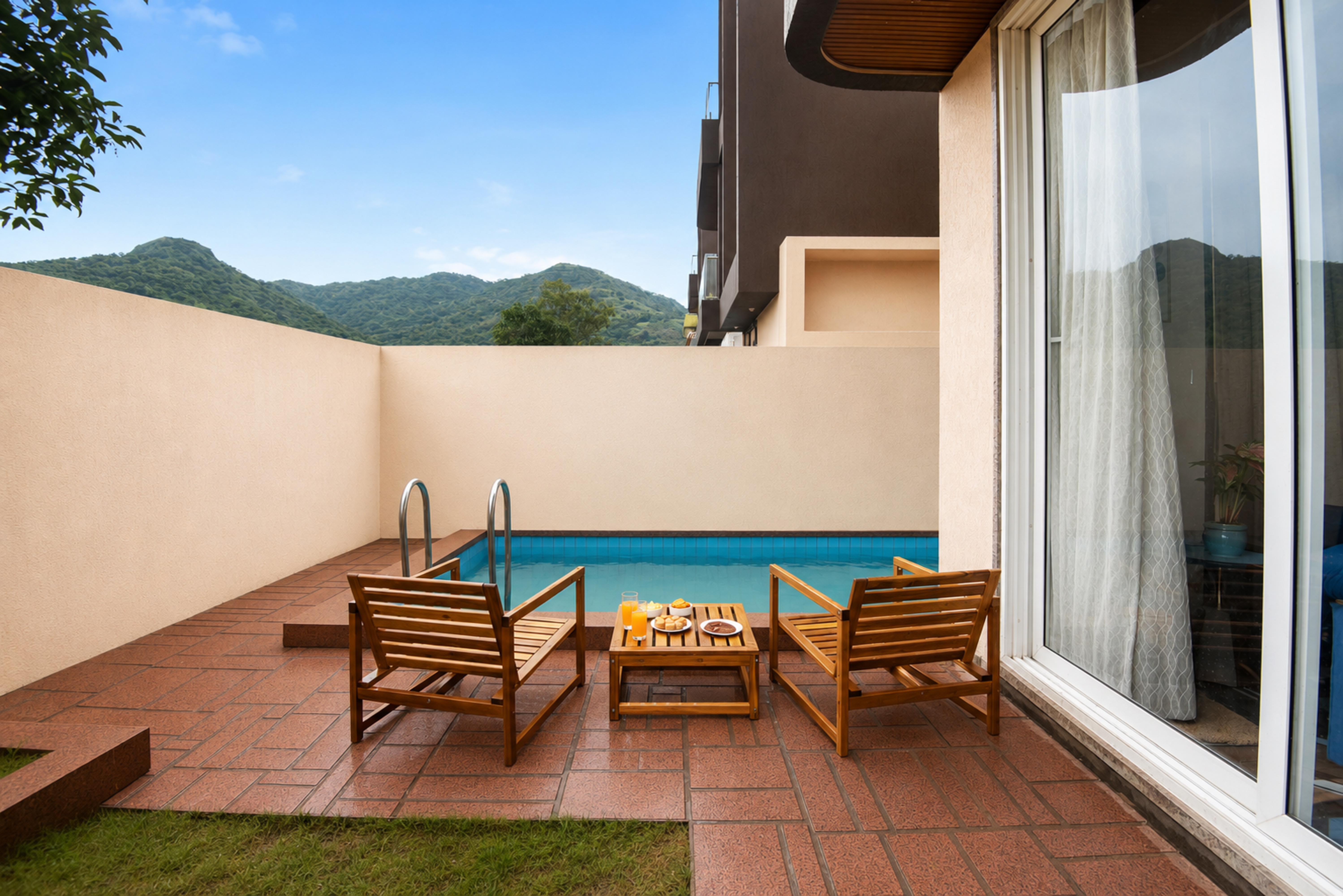 Luxurious 3 BHK Retreat with Private Pool, Jacuzzi Bedroom, Glass Canopy Terrace & Garden — photo 32