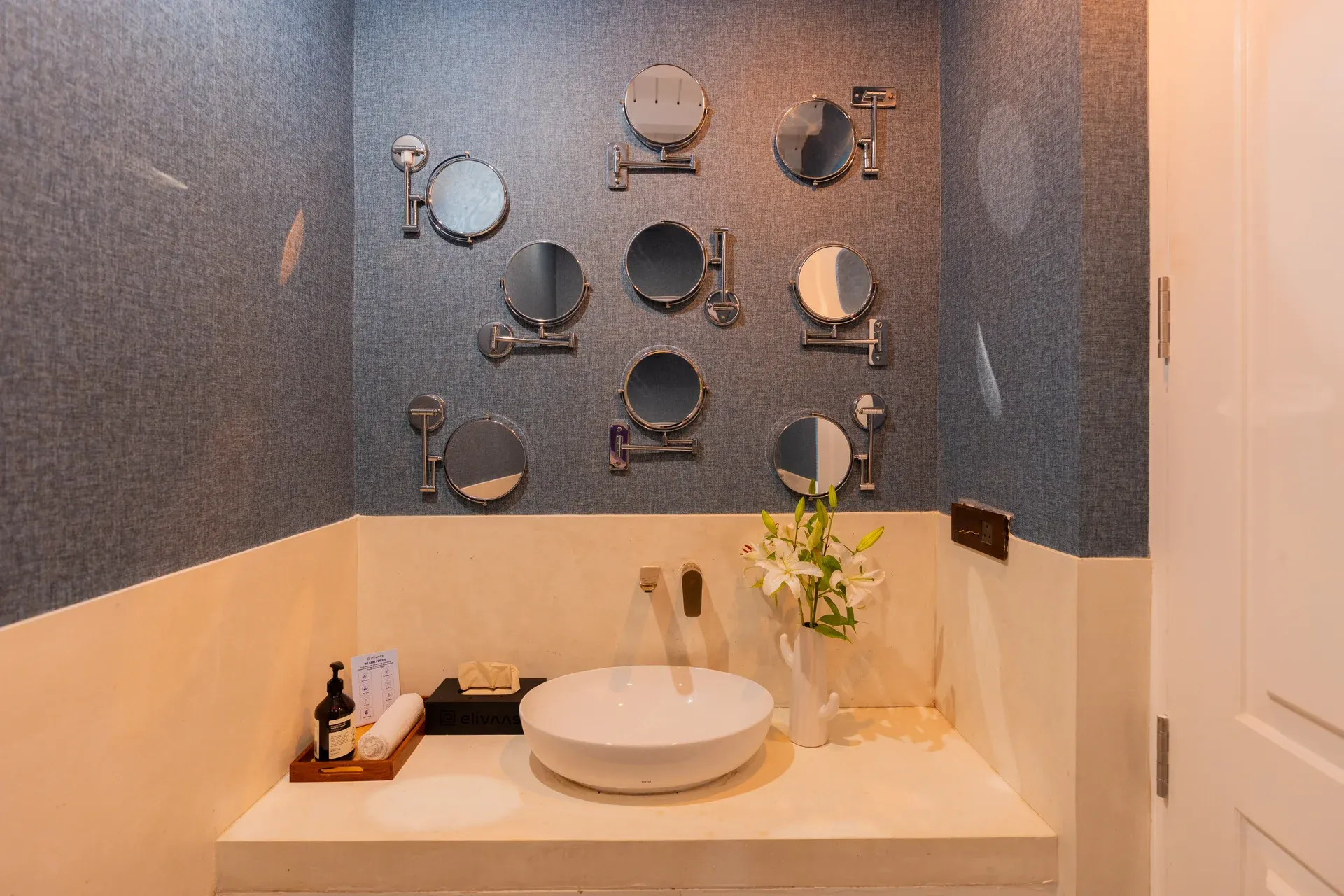 Powder room