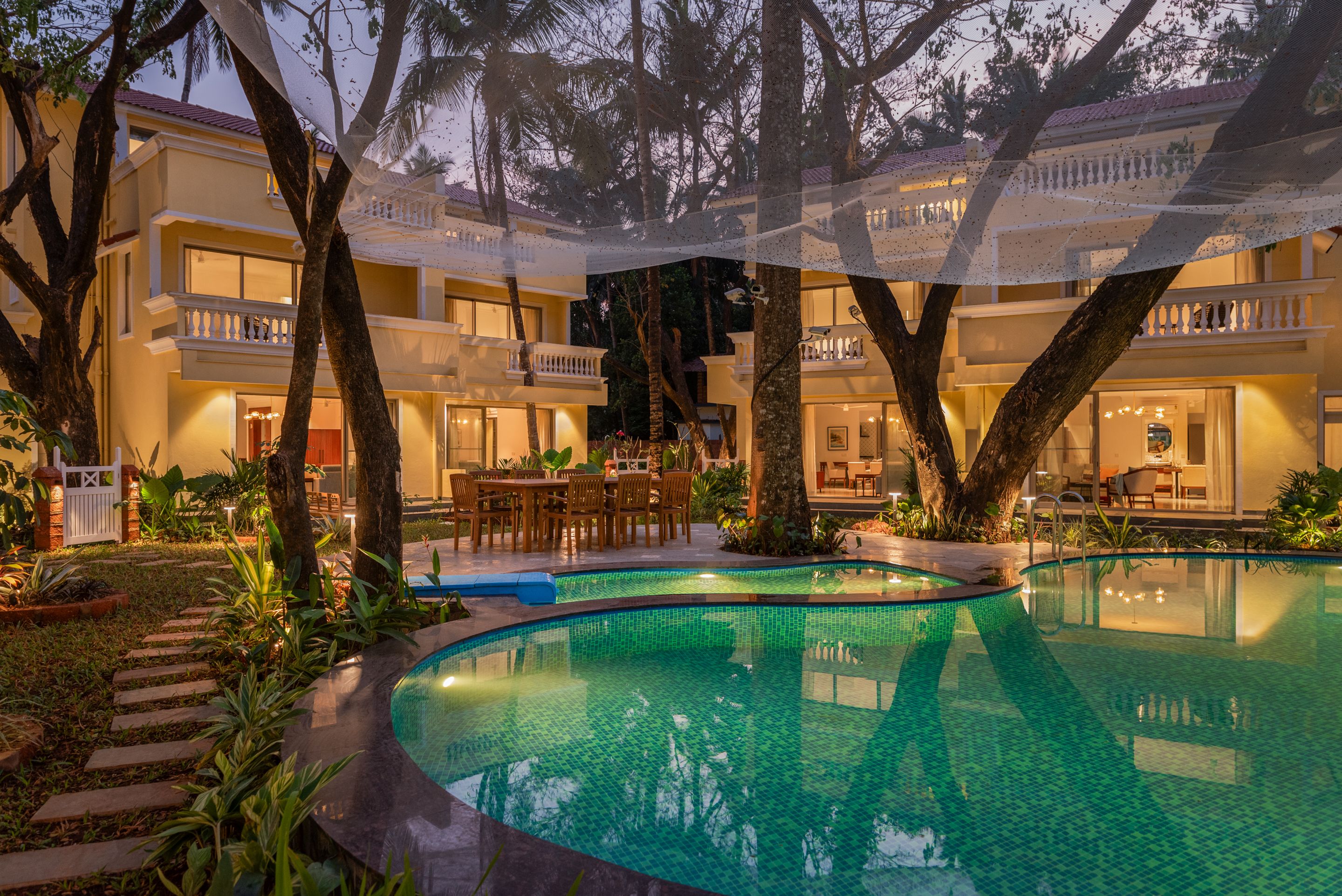 Common swimming pool