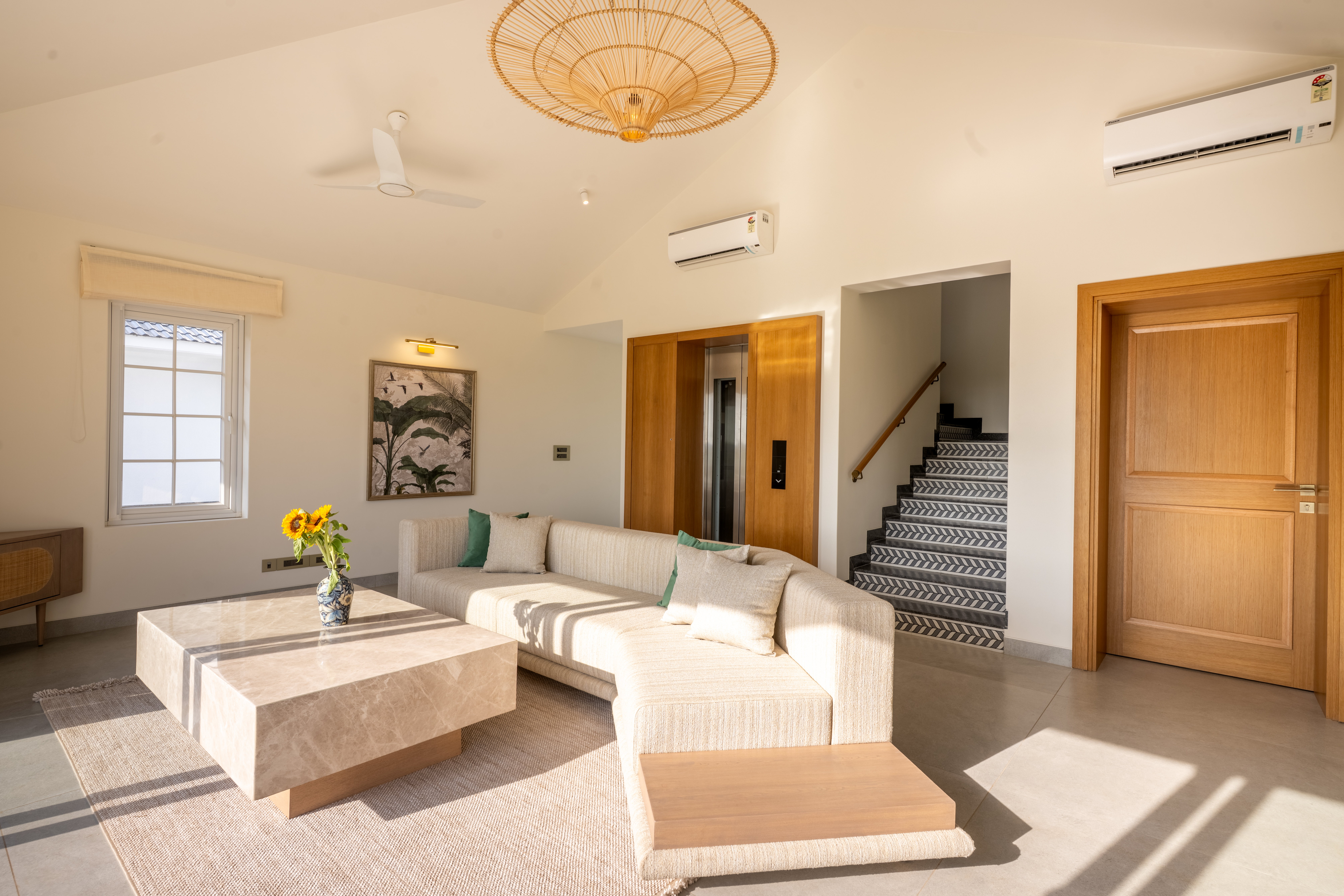 Lounge Area: Canopy Lounge