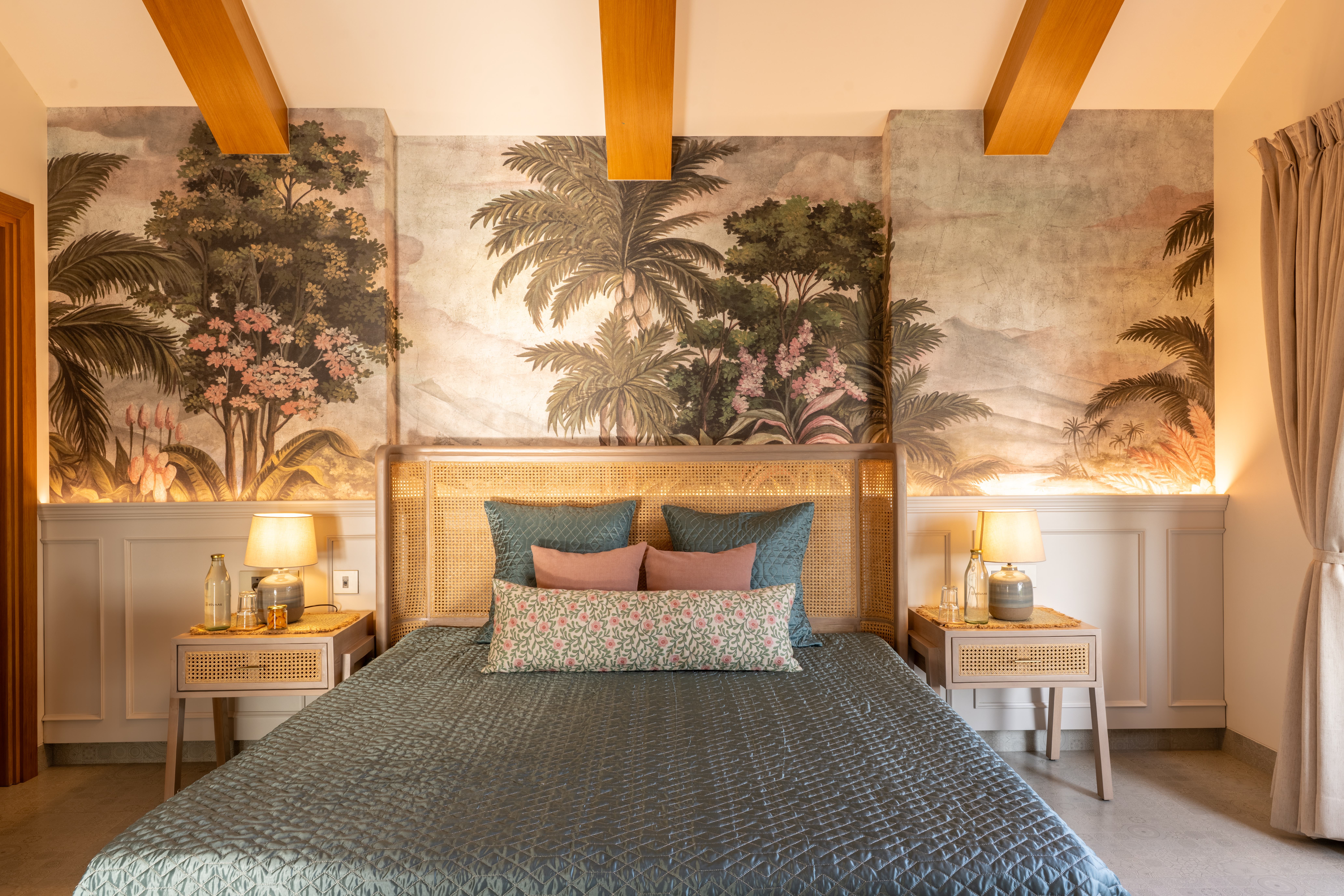 Bedroom 1: Cedar room