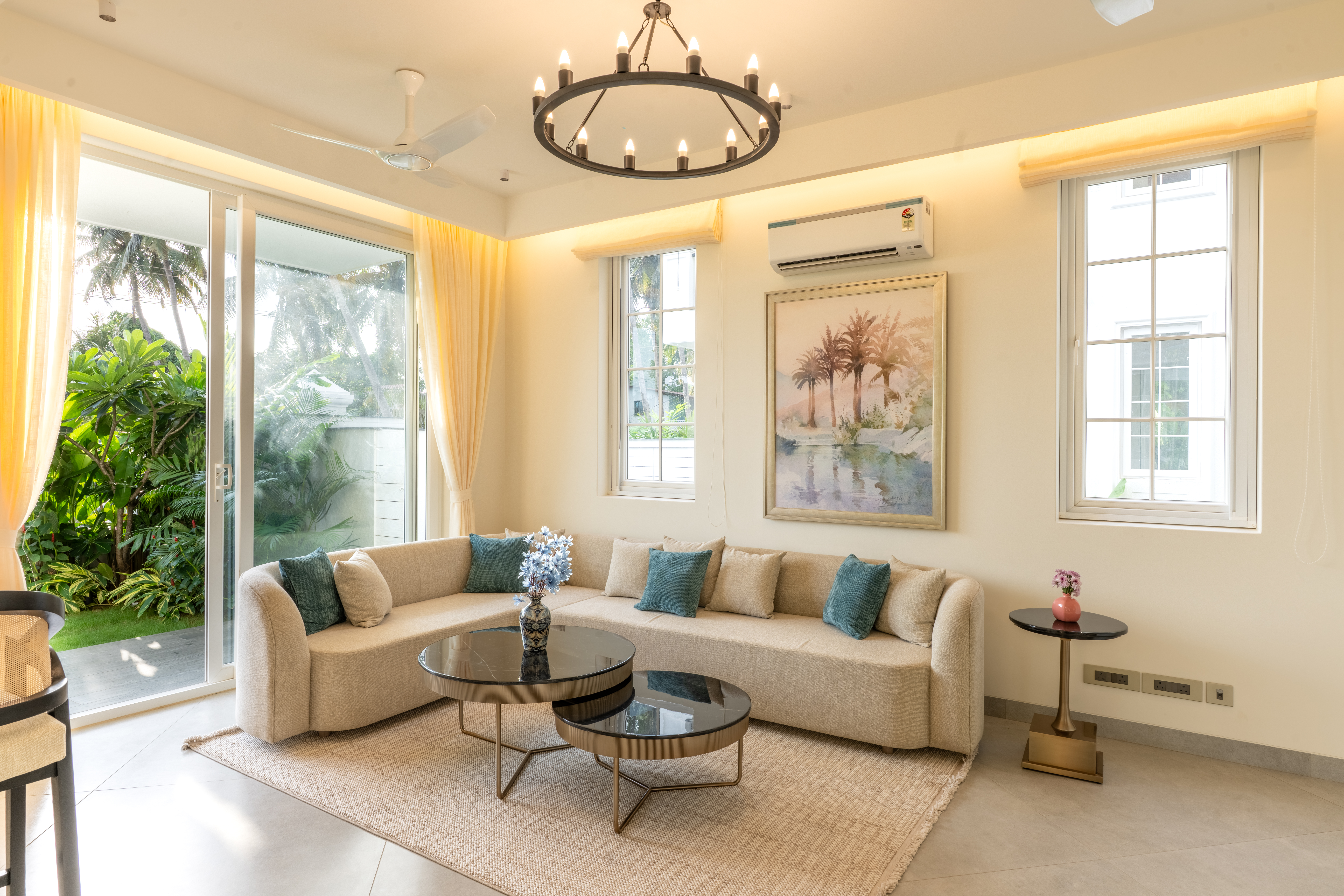 Living Room: Eden Lounge