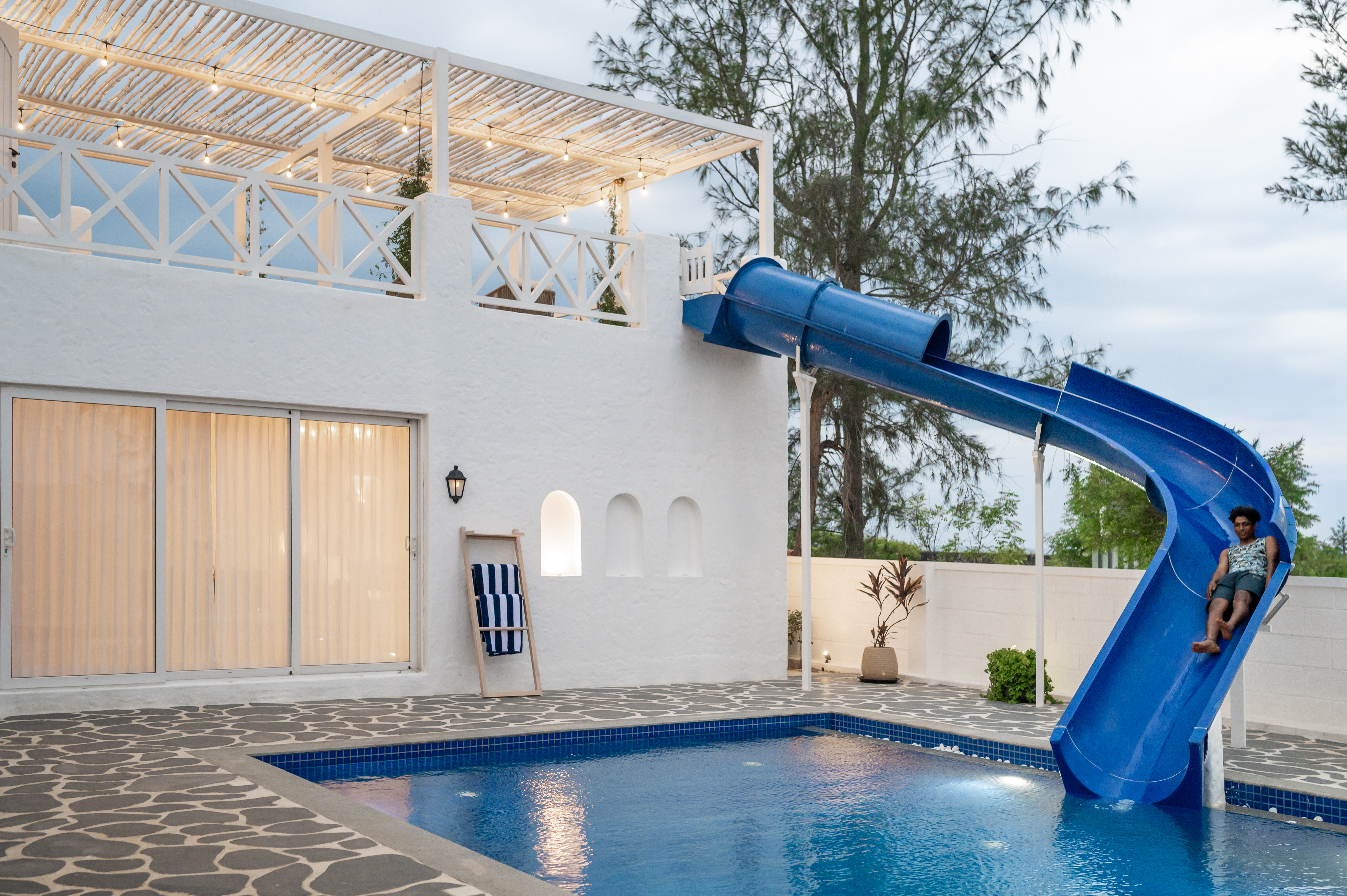 Greek Style 2-BHK Villa with Private Swimming Pool, Water Slide, Garden, Open Shower, Jacuzzi, Bathtub & Beach Views — photo 24