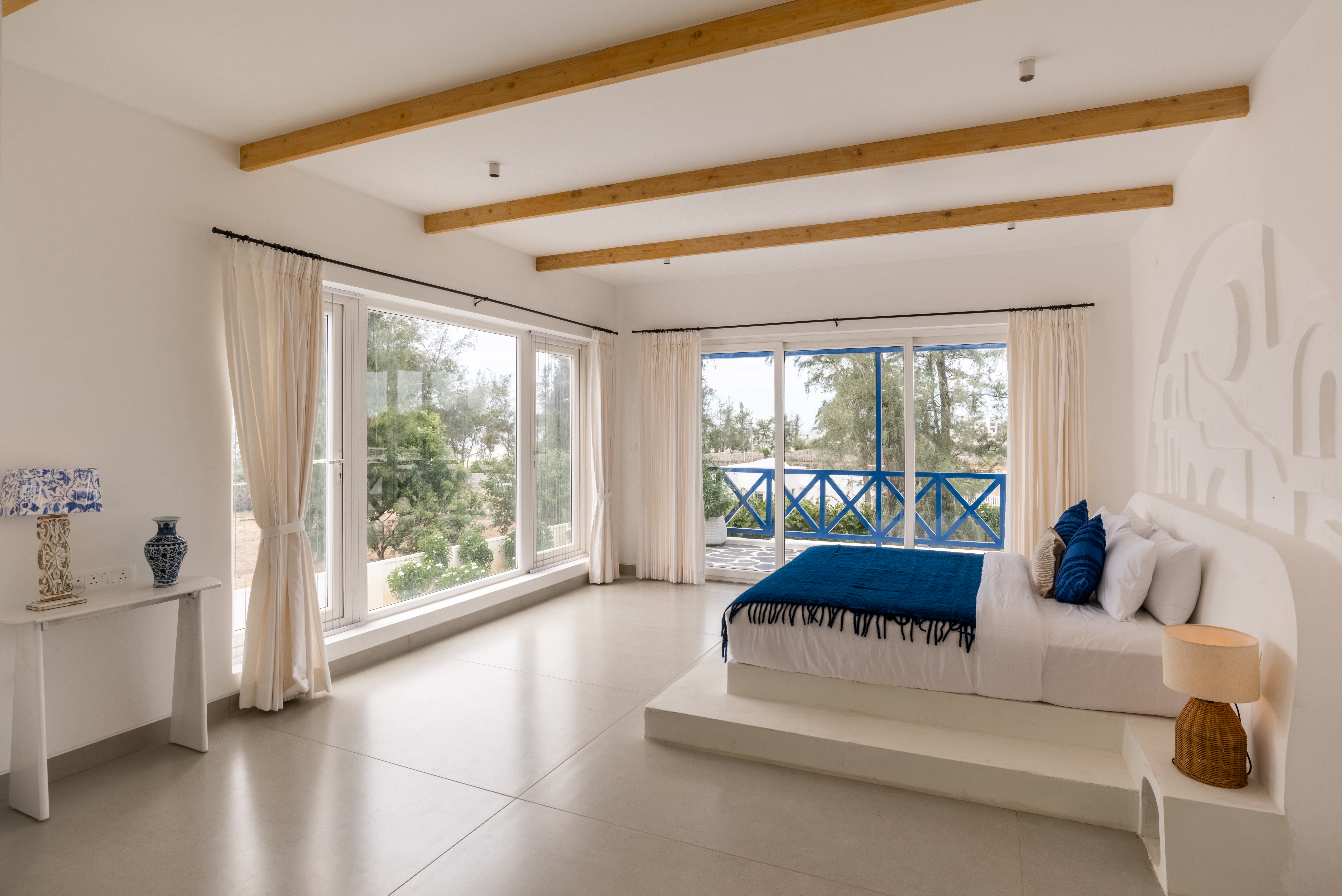 Greek Style 2-BHK Villa with Private Swimming Pool, Water Slide, Garden, Open Shower, Jacuzzi, Bathtub & Beach Views — photo 15