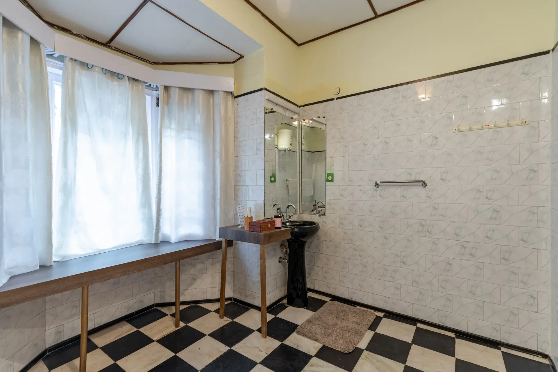 Chalet Vie Villa, Kasauli - Living Room