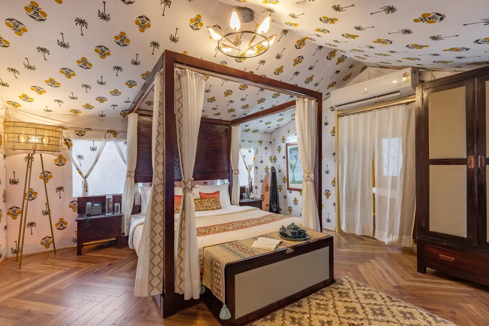 Kaimalgarh Farmstay | Pet–friendly 5-BHK Retreat With Pond, Private Pool, Gazebo & Garden