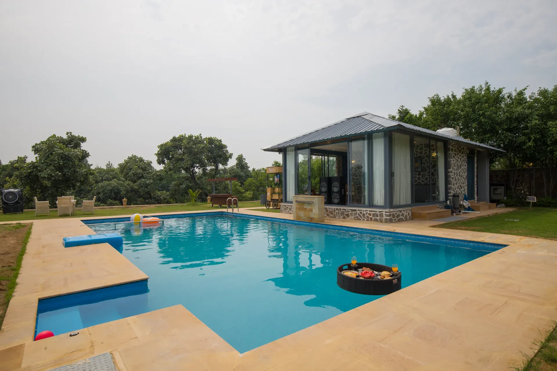 Swimming pool