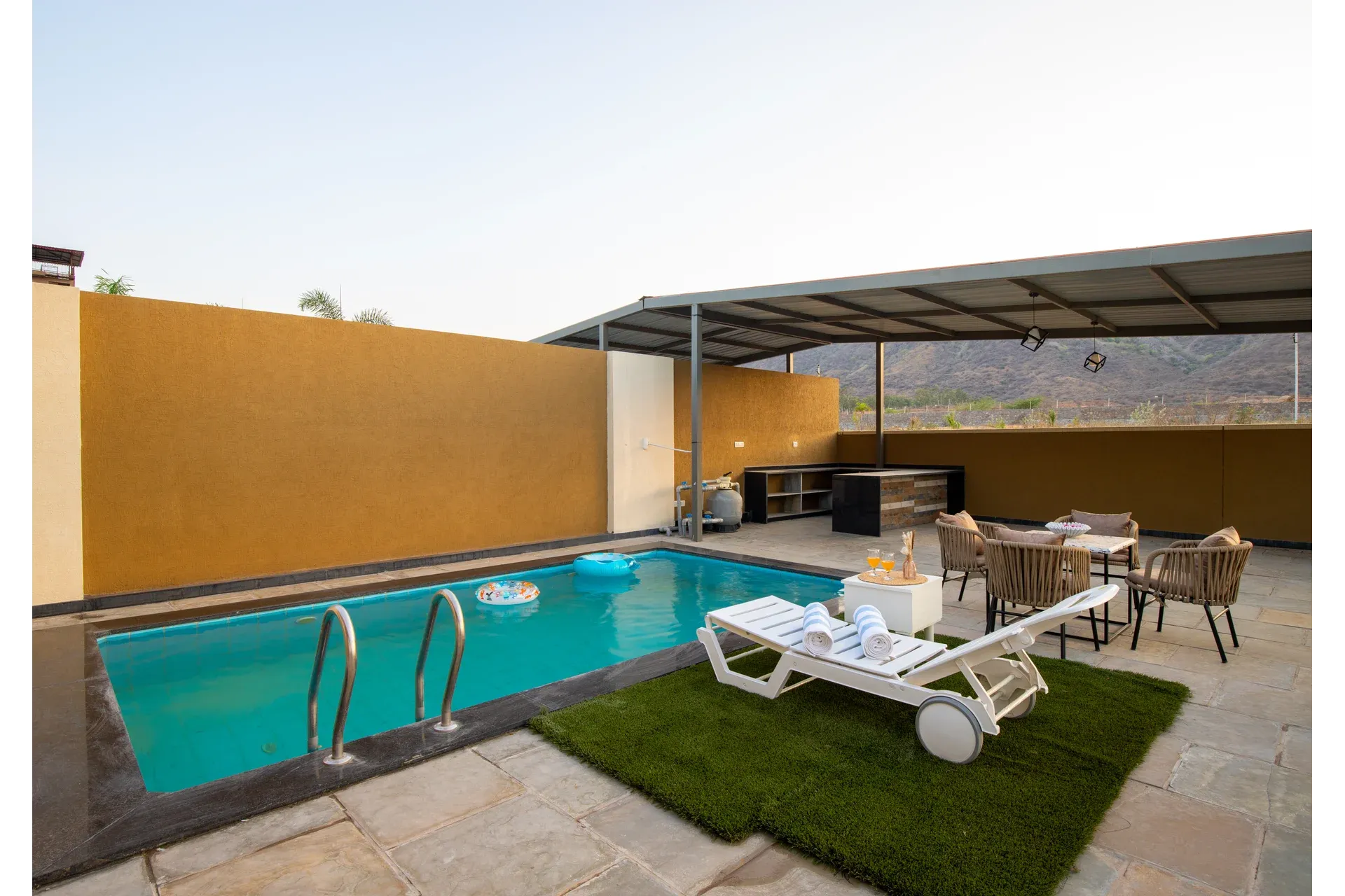 Heaven in Hills Kahili Villa, Udaipur - Pool area