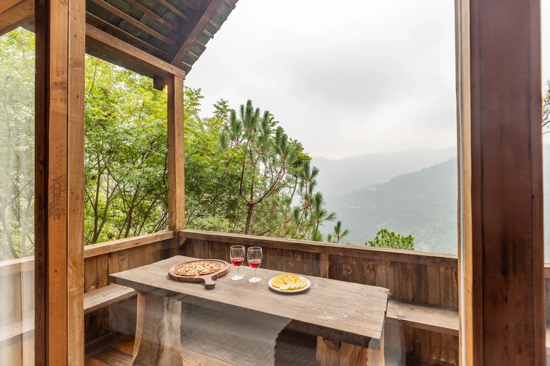 Suro Woodbine Chalet, Shimla - Balcony View