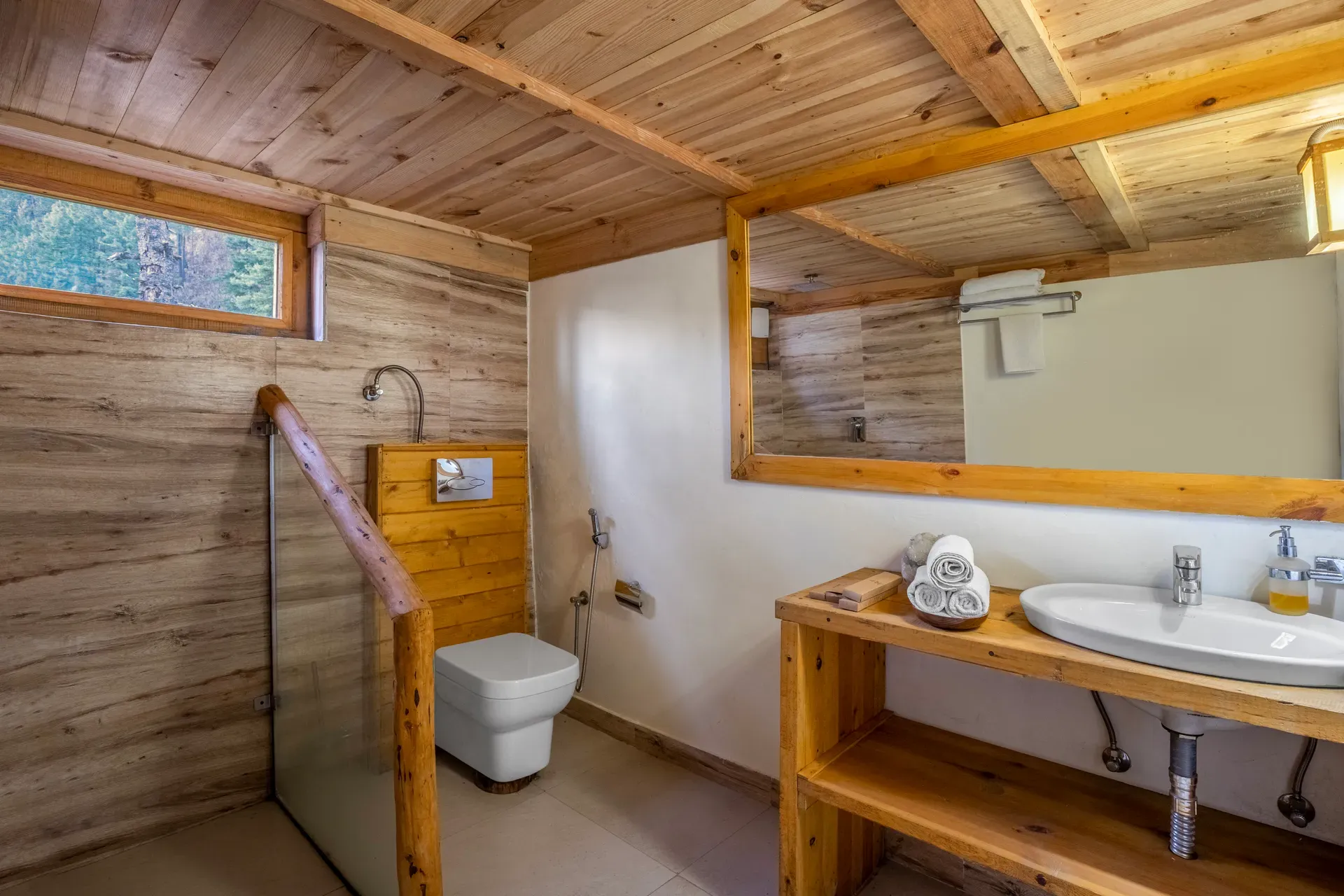 Everly Villa, Shimla - Bathroom
