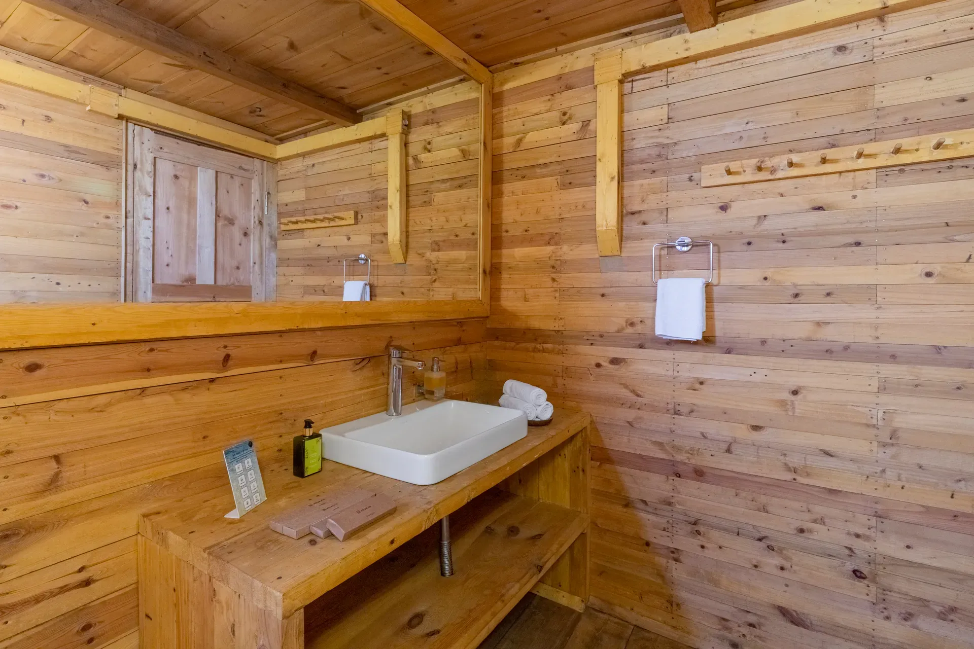 Skylounge Villa, Shimla - Bathroom