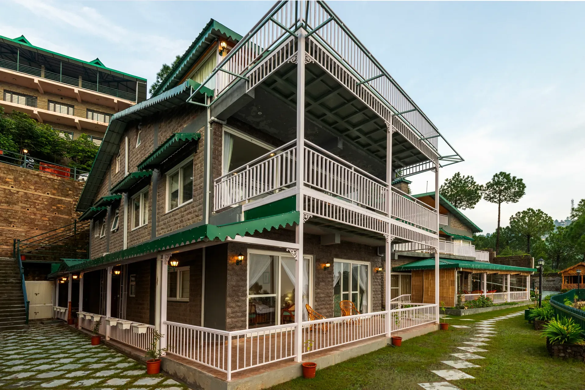 Alpenglow Villa, Kasauli - Exterior 