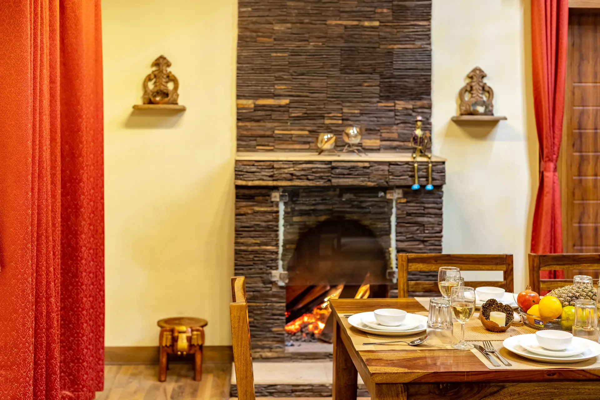Mystwood Villa, Nainital - Dining area
