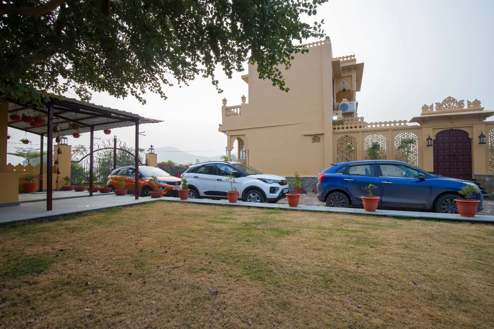 Amber Royale Villa - Udaipur - Parking