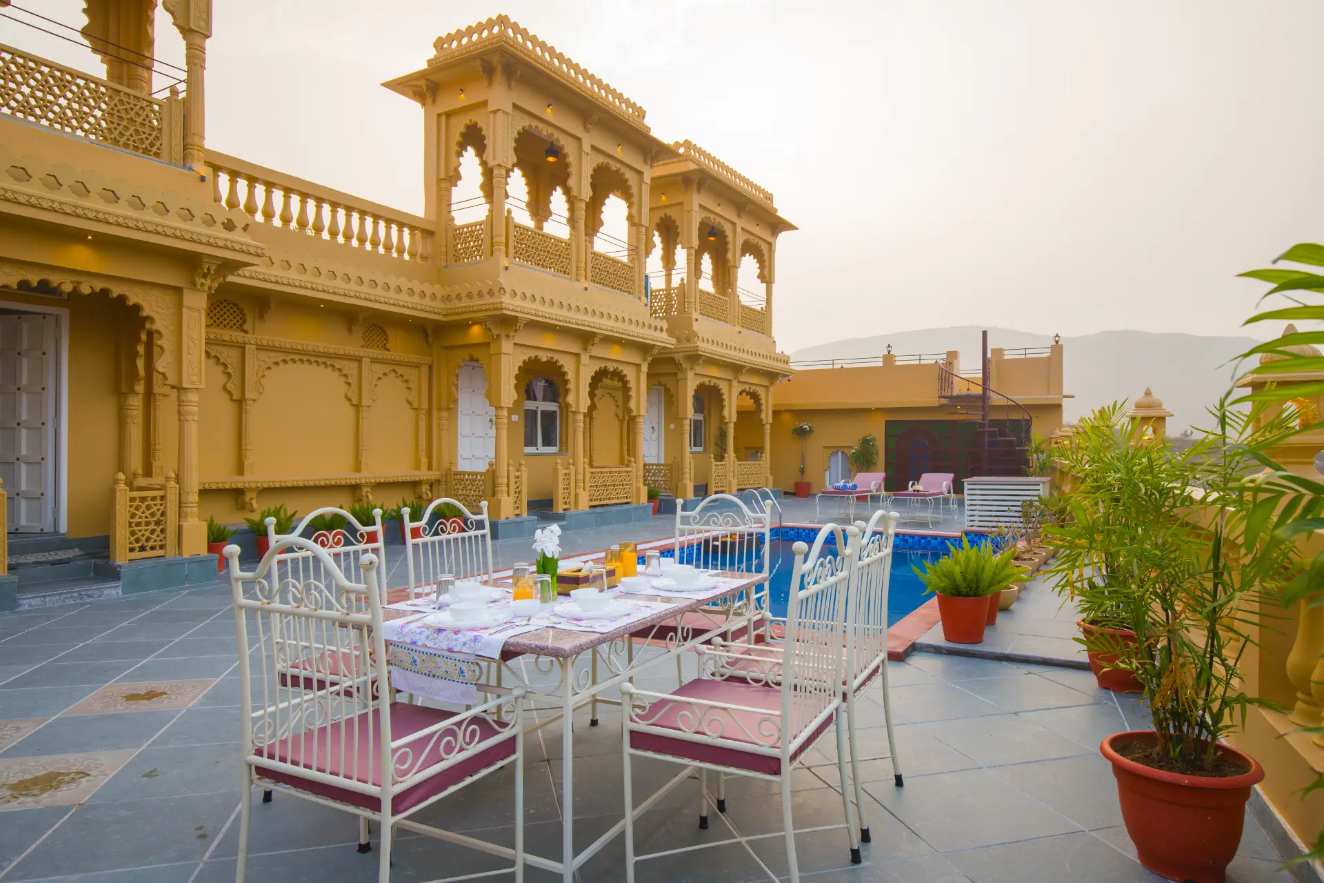 Amber Royale Villa - Udaipur - Rooftop dining