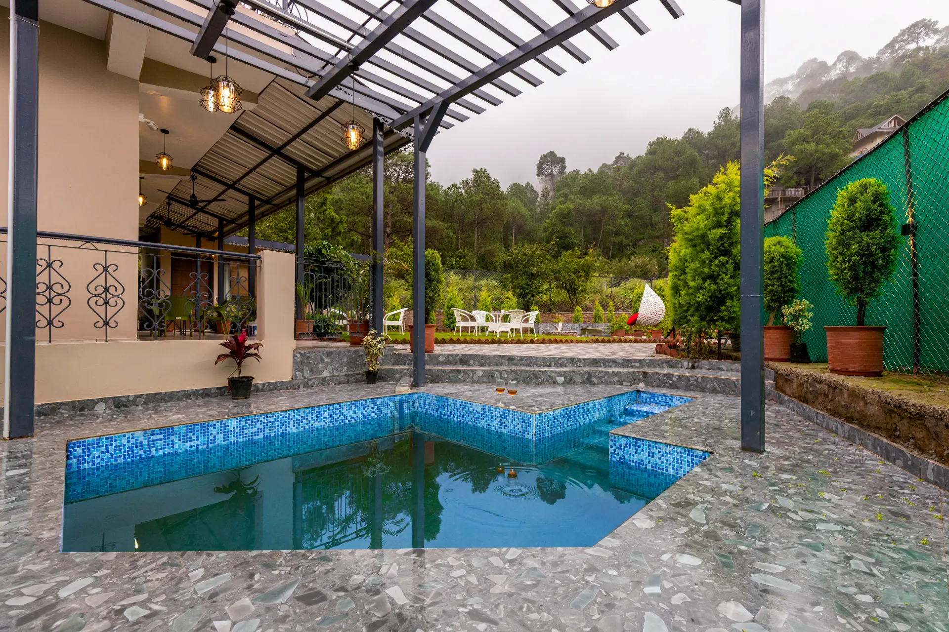 Plunge pool
