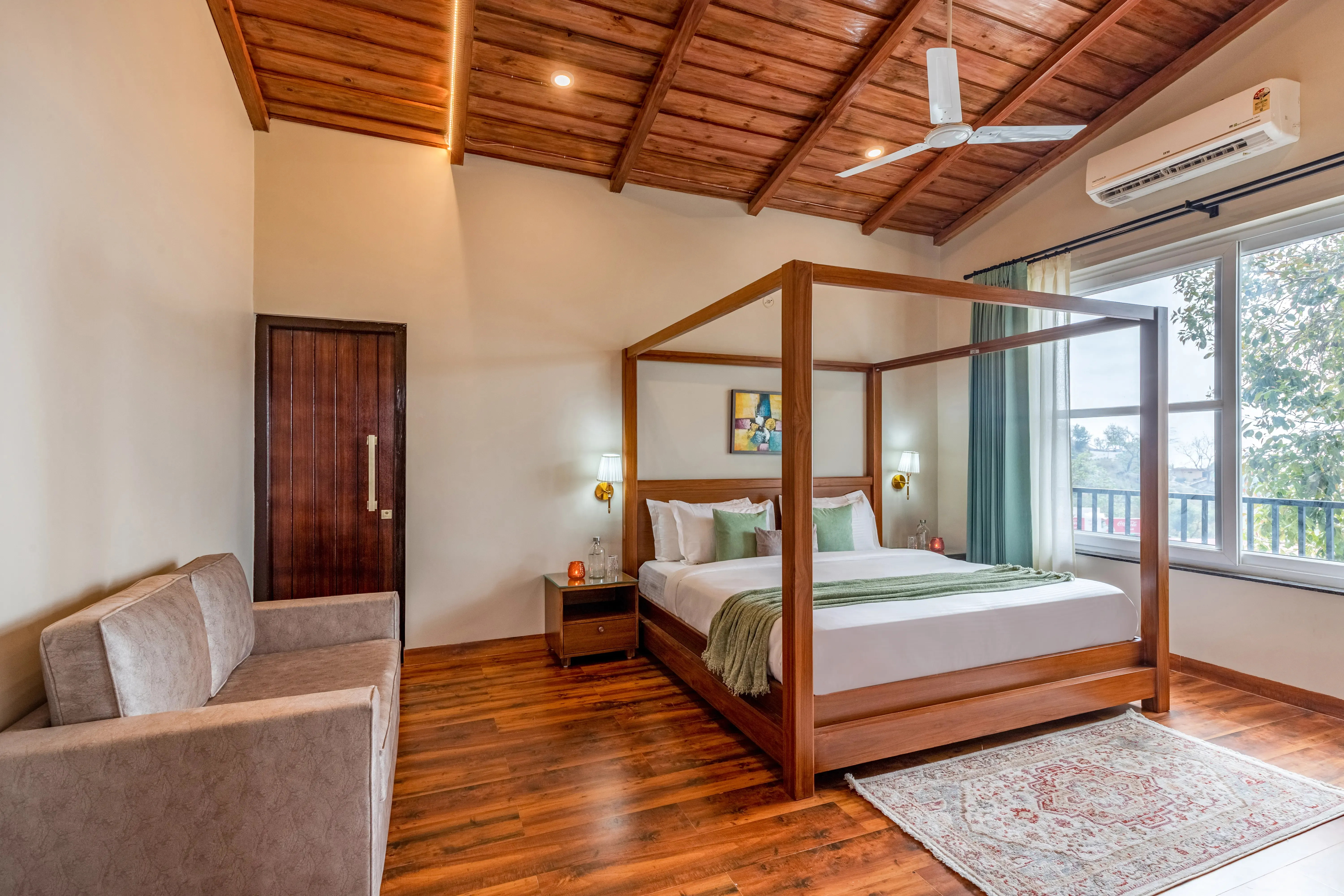Twin Chalets Villa, Nainital - Bedroom 1