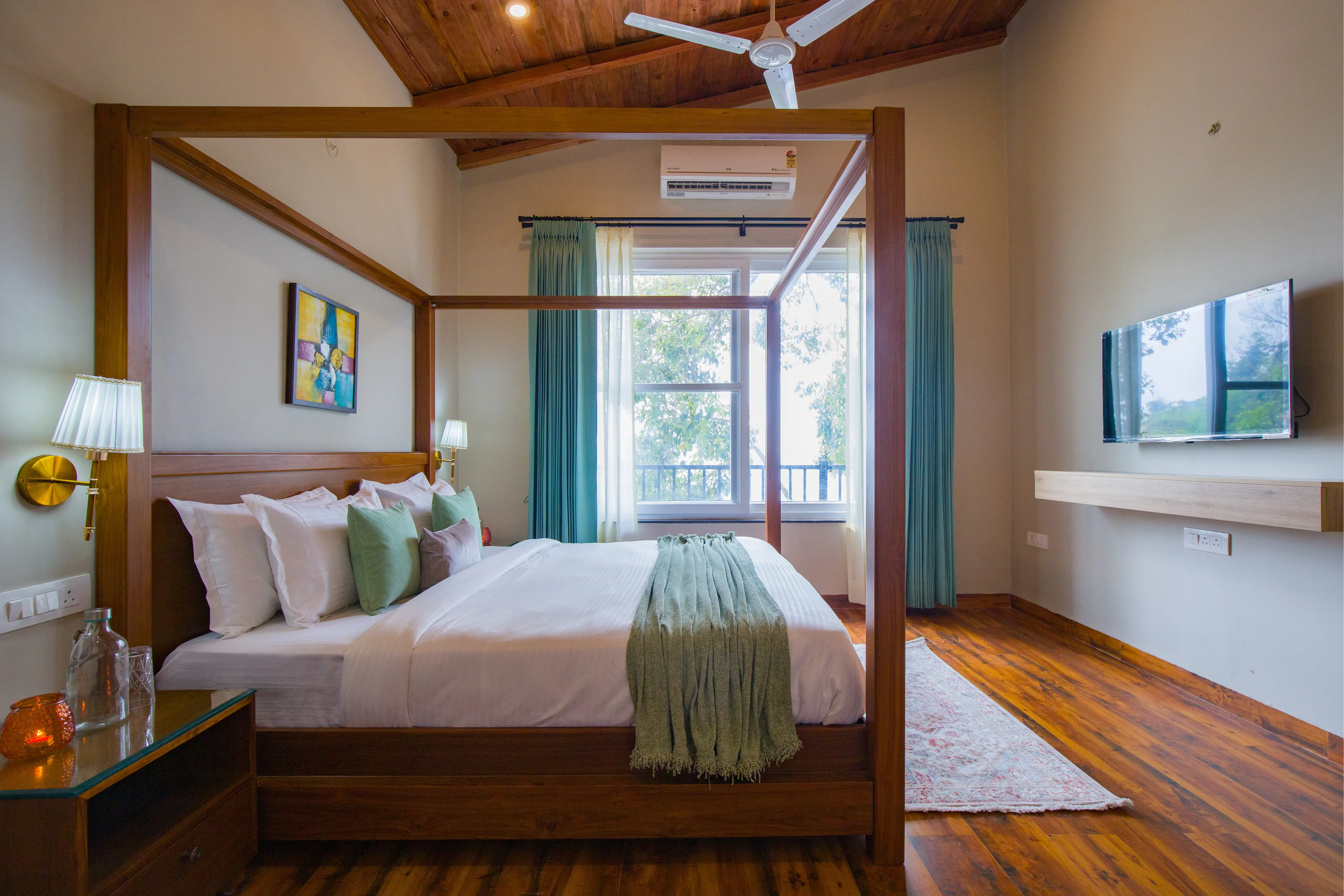 Twin Chalets Villa, Nainital - Bedroom 1