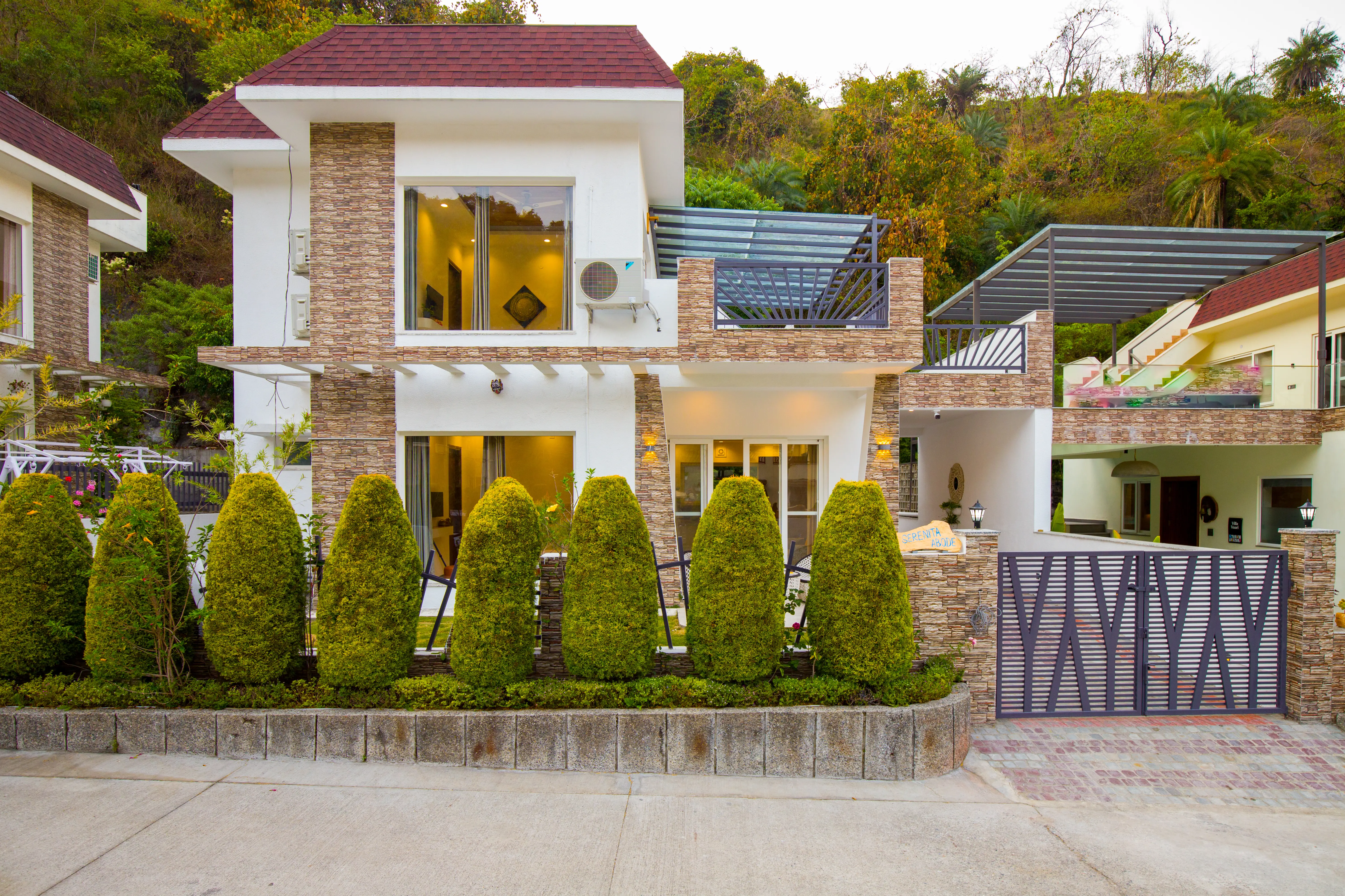 Serenita Abode | Escape With Plunge Pool, Garden & Terrace Near Sahastradhara